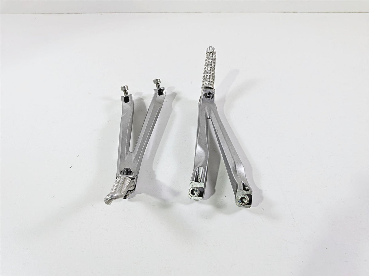 2008 Yamaha YZF R1 RN19 Oem Passenger Foot Peg Rest Set 5VY-2741L-00-00 {{ shop.shopifyCountryName }} - Mototech271