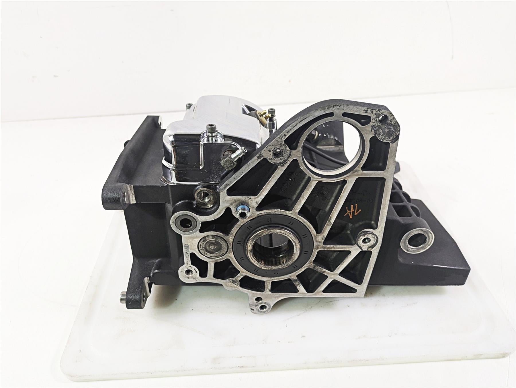 2005 Harley Touring FLHRI Road King Transmission Gear Box Case Cover 34740-02A {{ shop.shopifyCountryName }} - Mototech271