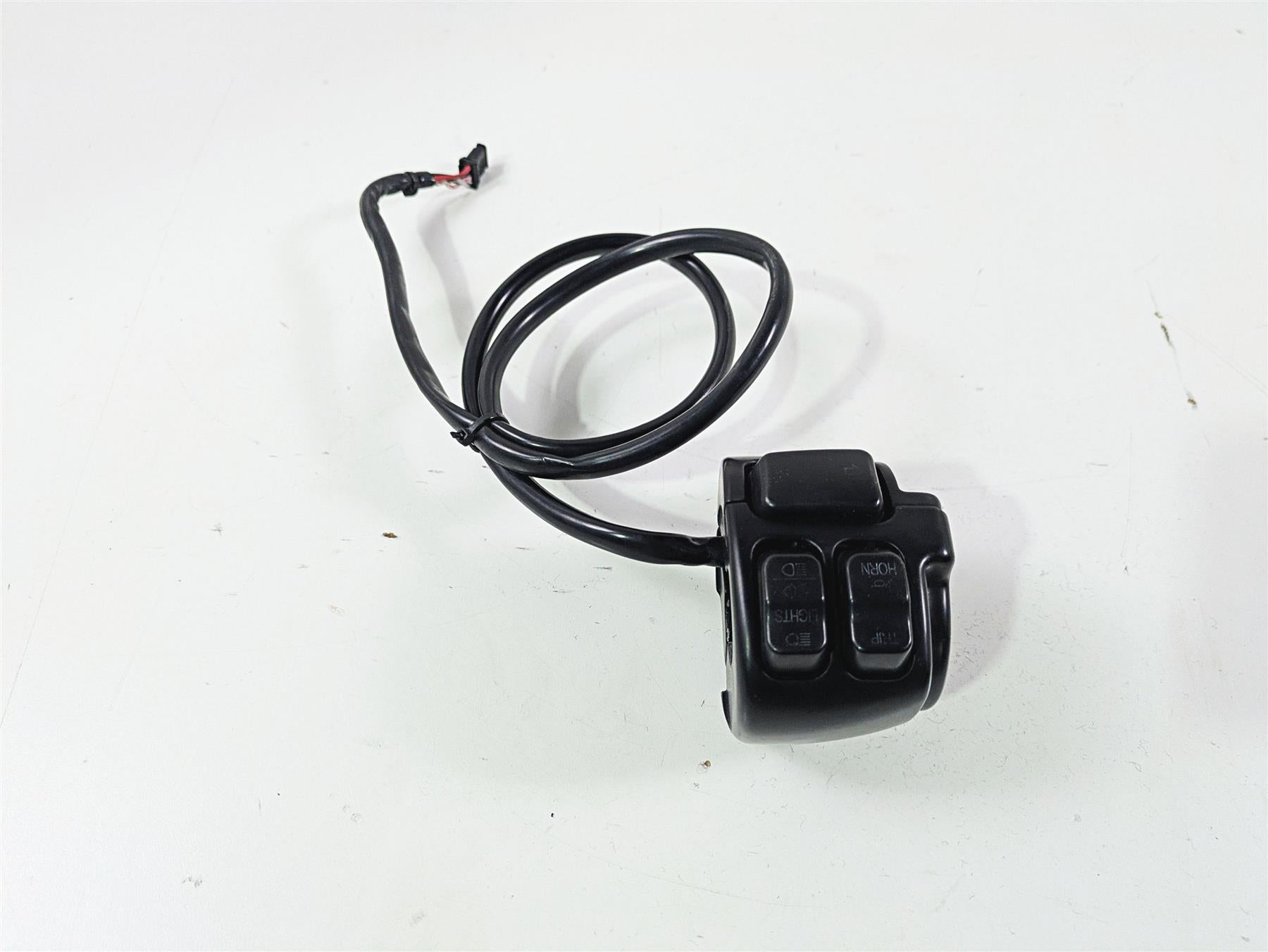 2014 Harley FLS Softail Slim Left Hand Turn Signal Control Switch Read 72949-12A {{ shop.shopifyCountryName }} - Mototech271
