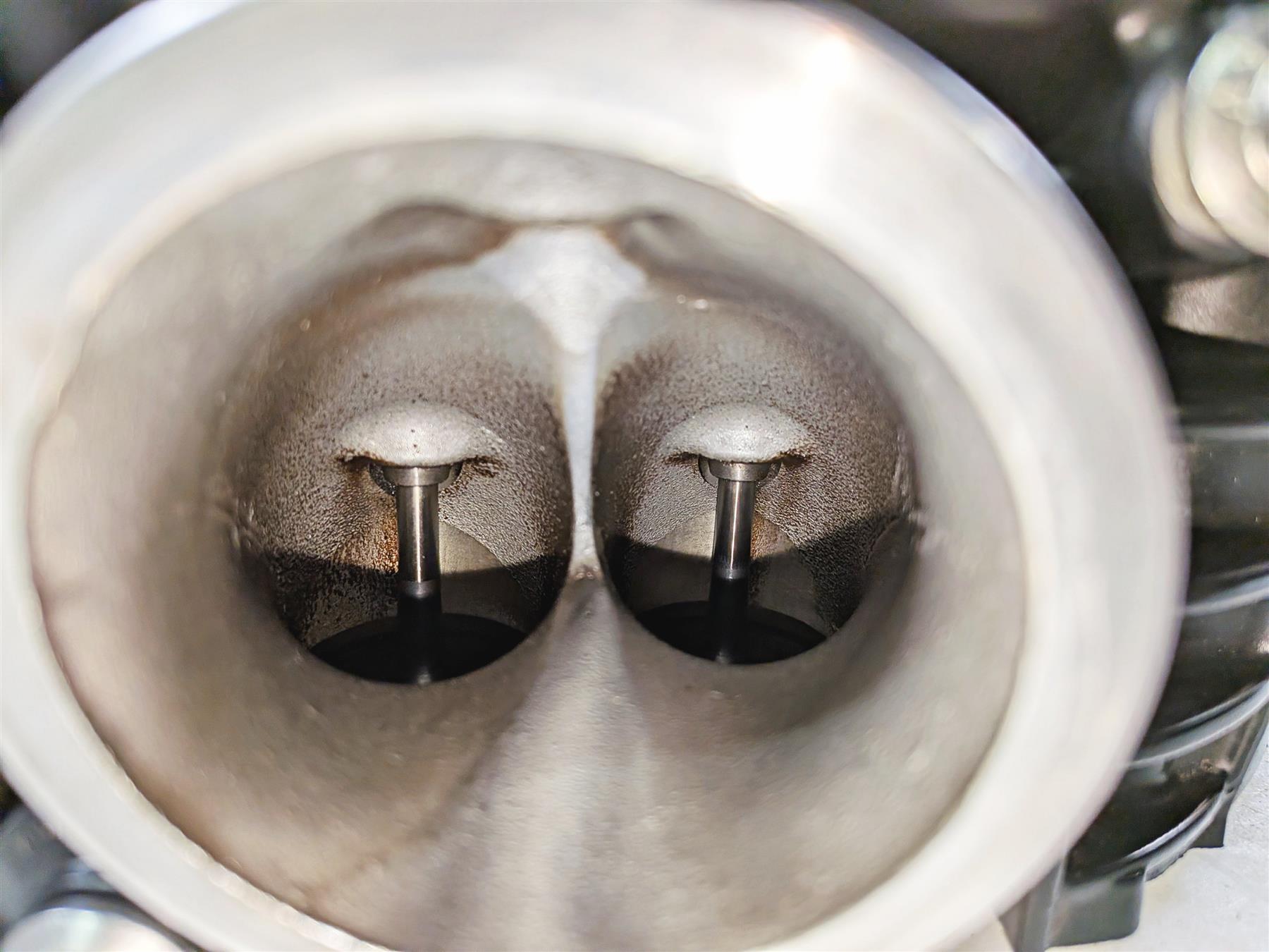 2019 BMW R1250GS K50 Left Cylinder Head Cylinderhead Cam Shaft 11128393757 {{ shop.shopifyCountryName }} - Mototech271