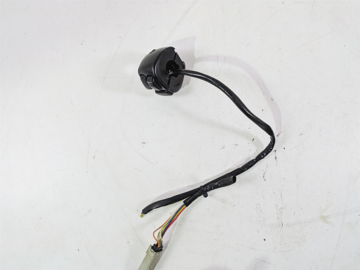2013 Harley VRSCF Muscle Rod Left Hand Control Switch - Read 71682-06A {{ shop.shopifyCountryName }} - Mototech271