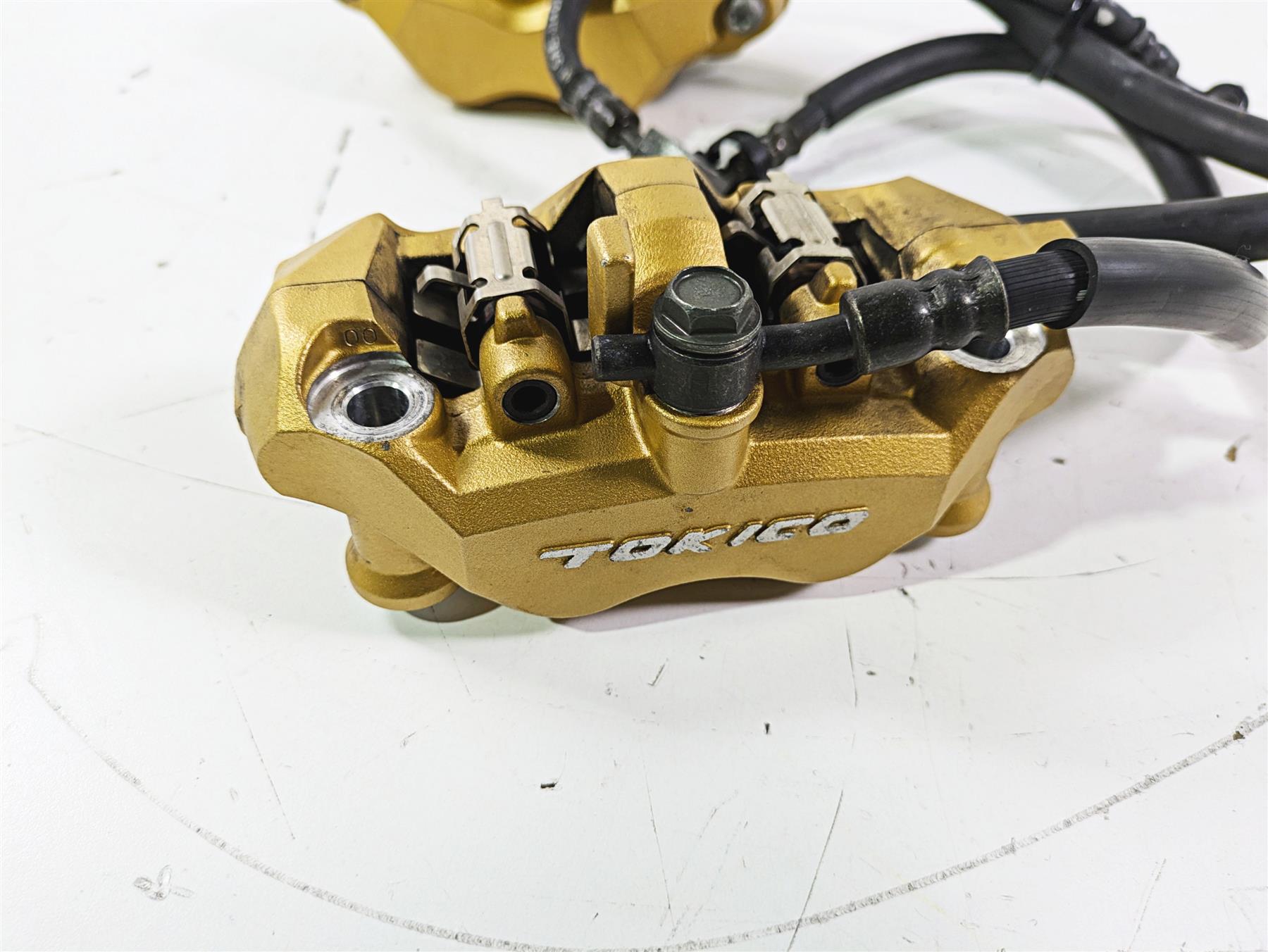 2005 Kawasaki ZX12R Ninja Tokico Front Brake Caliper Set 110mm 43080-0017-483 {{ shop.shopifyCountryName }} - Mototech271