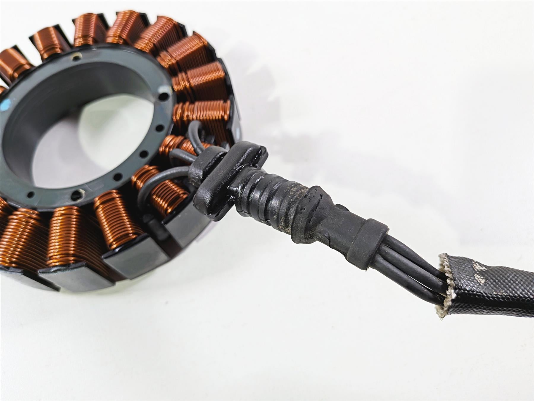 2011 Harley FXDF Dyna Fat Bob Stator Alternator Generator 30017-08 {{ shop.shopifyCountryName }} - Mototech271