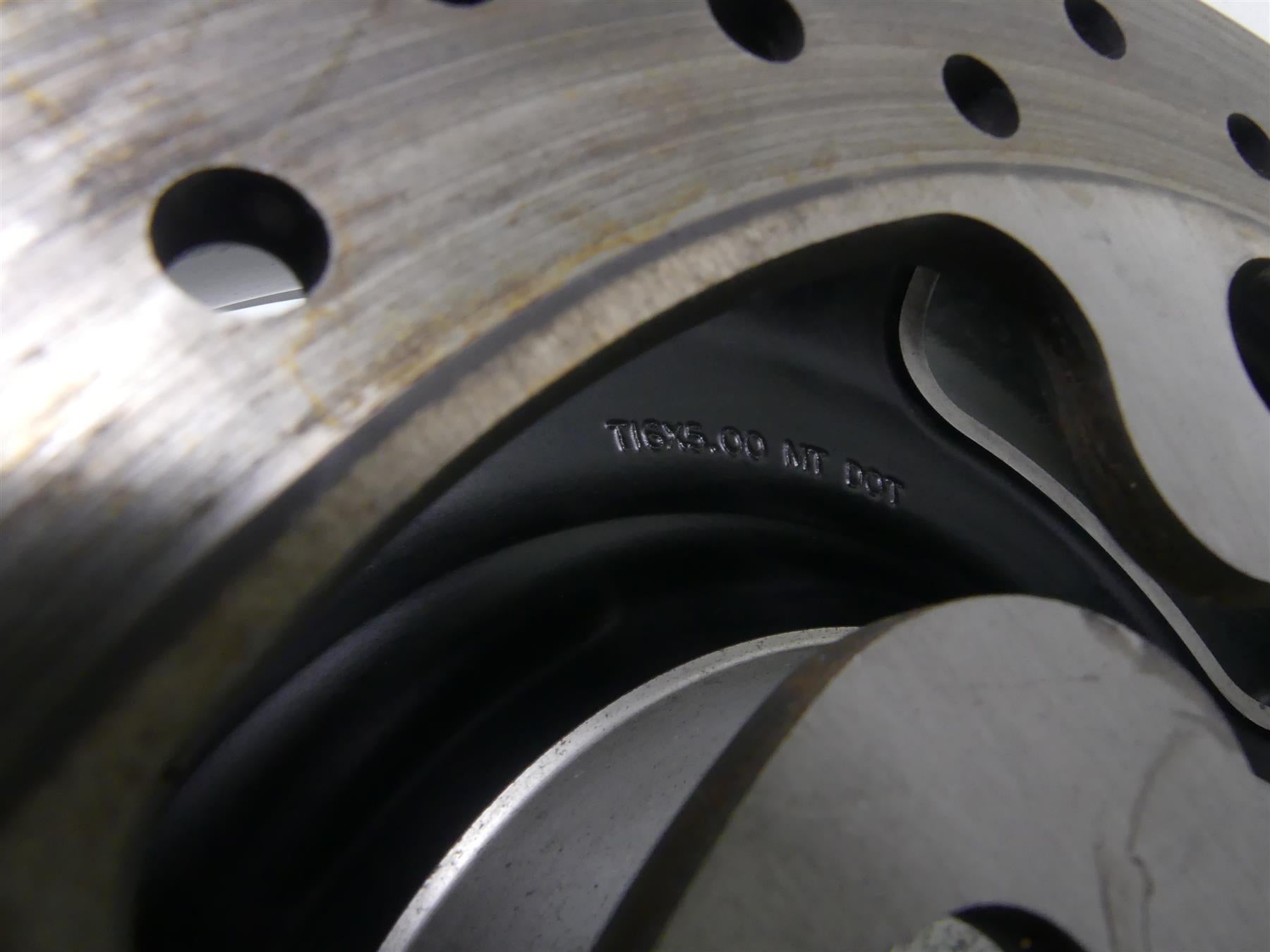 2013 Harley Touring FLTRX Road Glide Straight 16x5 Rear Wheel Rim 40900194 {{ shop.shopifyCountryName }} - Mototech271