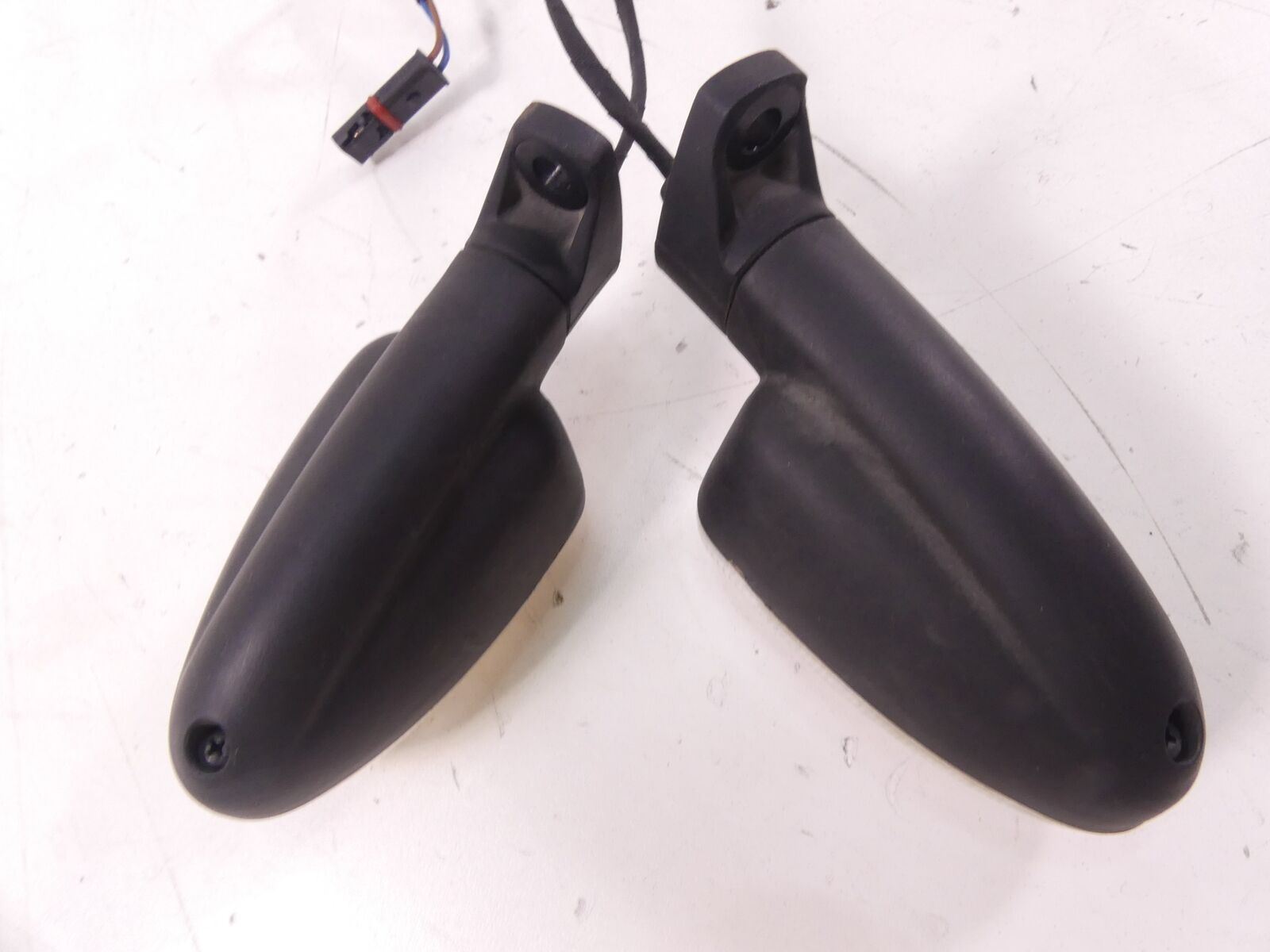 2010 BMW F800GS K72 Left Right Rear Blinker Turn Signal Set 63137667772 {{ shop.shopifyCountryName }} - Mototech271