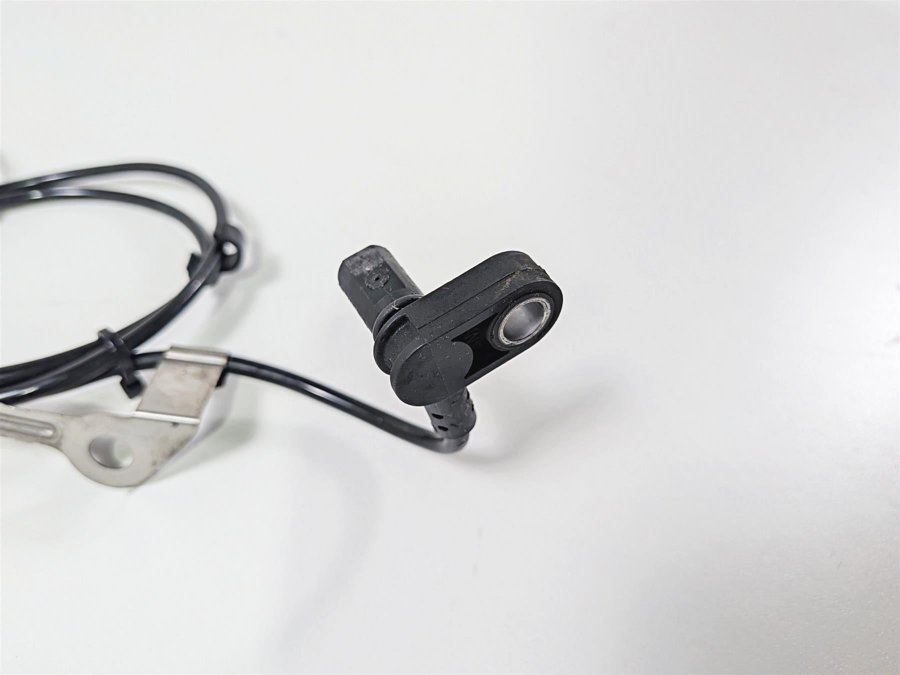 2016 BMW R1200RT RT RTW K52 Rear Abs Brake Wheel Speed Sensor 34528551611 {{ shop.shopifyCountryName }} - Mototech271