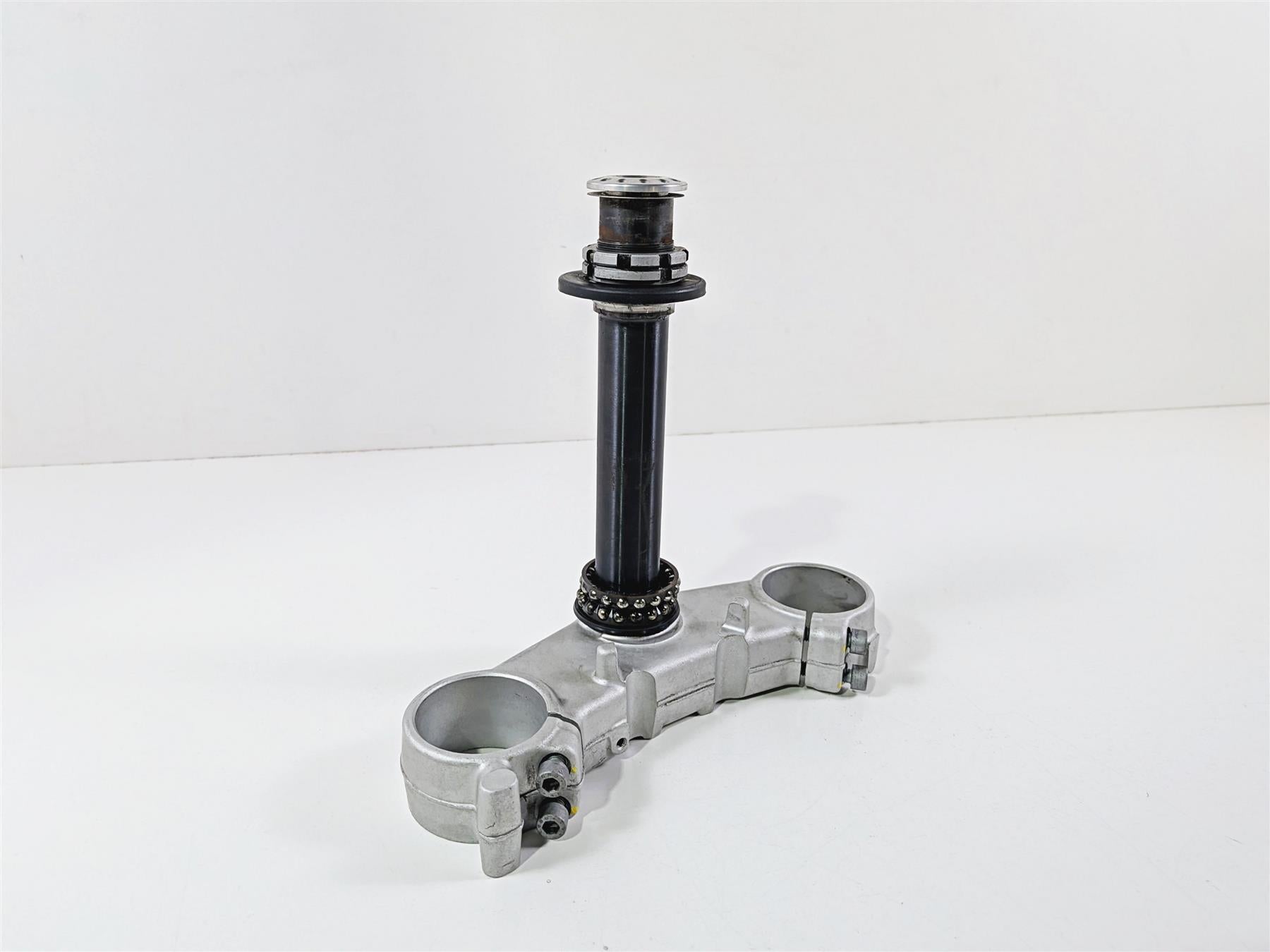 2016 Aprilia RSV 1100 Tuono V4 Factory Lower Triple Tree Steering Clamp 2B001680 {{ shop.shopifyCountryName }} - Mototech271