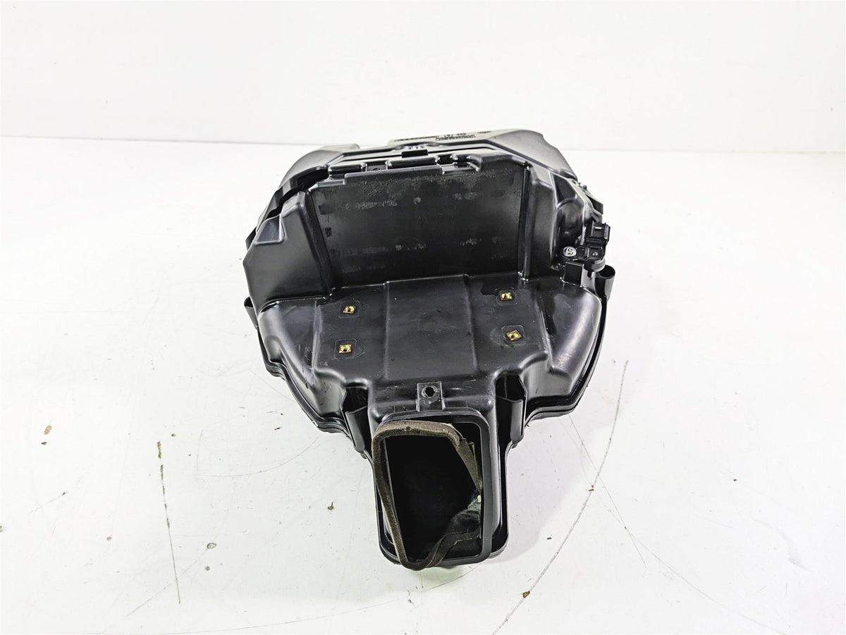 2019 Triumph Speed Triple RS 1050 Air Box Cleaner Breather Set T2205575 {{ shop.shopifyCountryName }} - Mototech271
