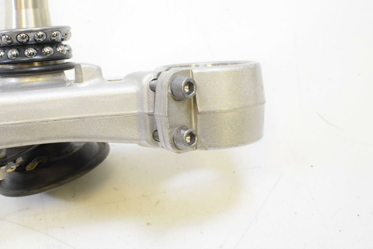 2009 Triumph Daytona 675 Lower Triple Tree Steering Yoke T2044130 {{ shop.shopifyCountryName }} - Mototech271
