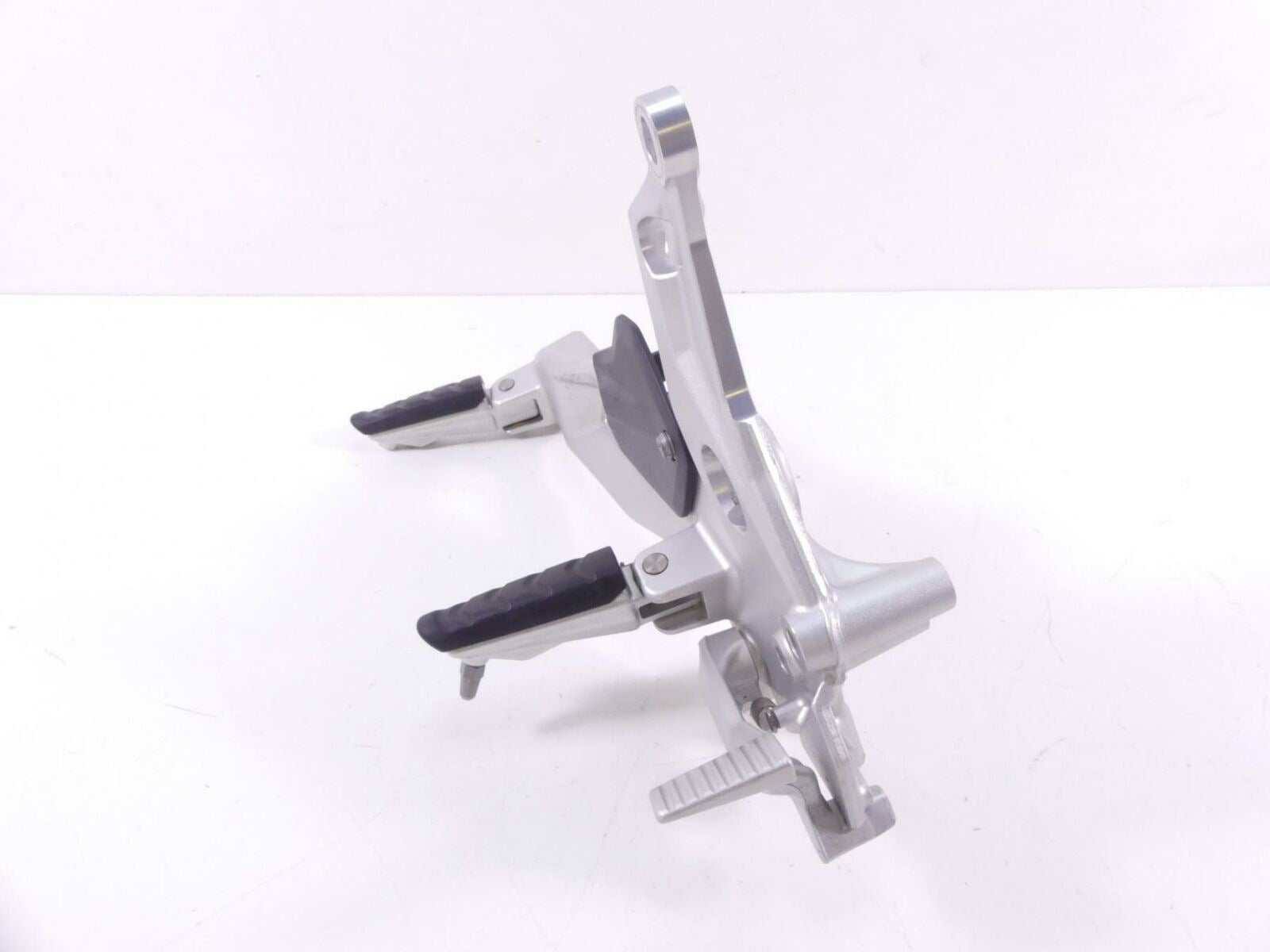 2020 BMW F900 R F900R K83 Right Footpeg Bracket Brake Pedal Assembly 46718404012 {{ shop.shopifyCountryName }} - Mototech271