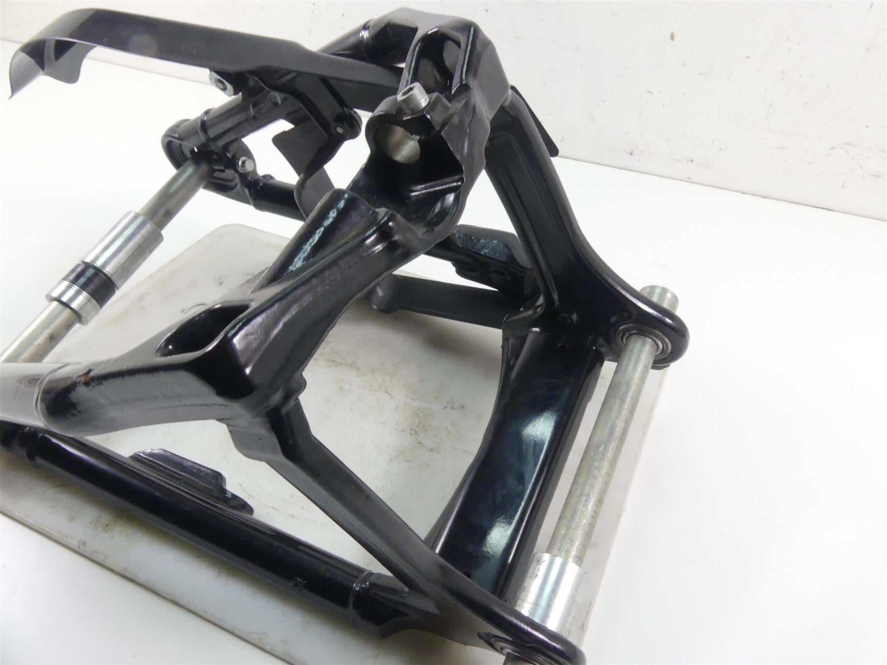 2022 Harley Softail FXBBS Street Bob Swingarm Swing Arm + Axle 47400099BHP {{ shop.shopifyCountryName }} - Mototech271