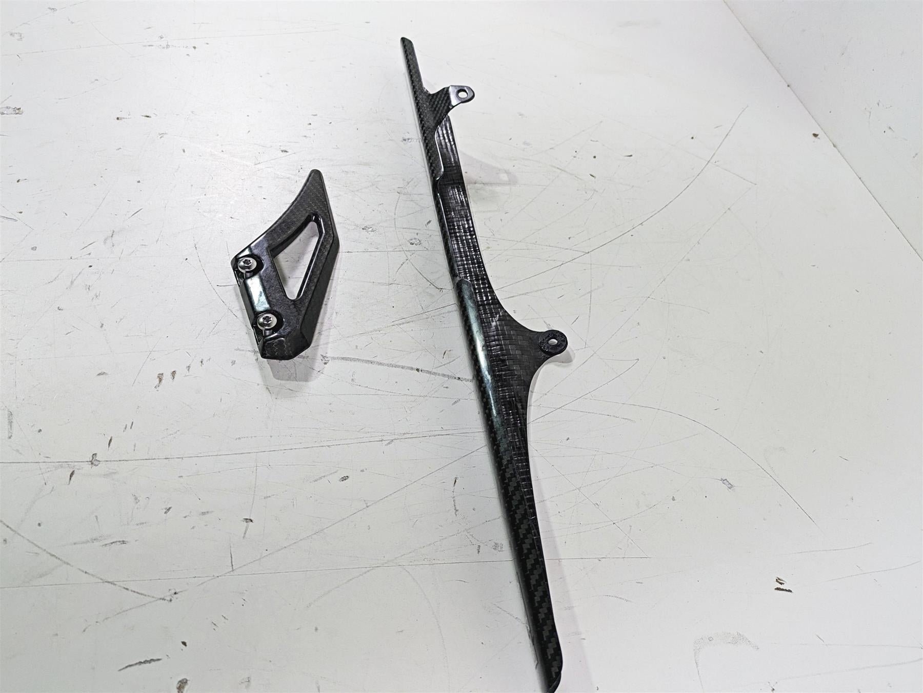 2020 Triumph Daytona 765 Moto2 Carbon Fiber Chain Cover Set T2050596 {{ shop.shopifyCountryName }} - Mototech271