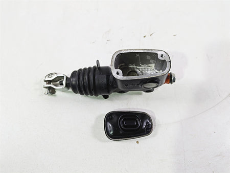 2021 Harley Softail FXST Standard Rear Brake Master Cylinder 5/8" 41700460 {{ shop.shopifyCountryName }} - Mototech271