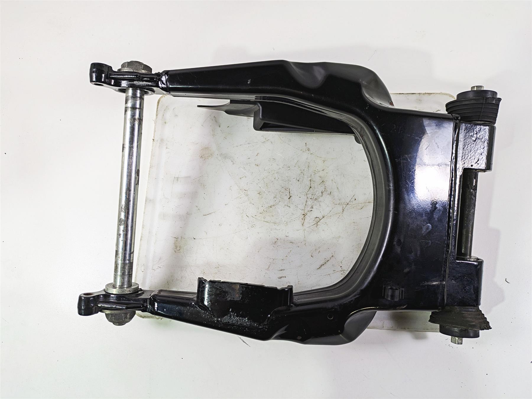 2010 Harley Touring FLHTK Electra Glide Swingarm Swing Arm Axle 47549-09A {{ shop.shopifyCountryName }} - Mototech271