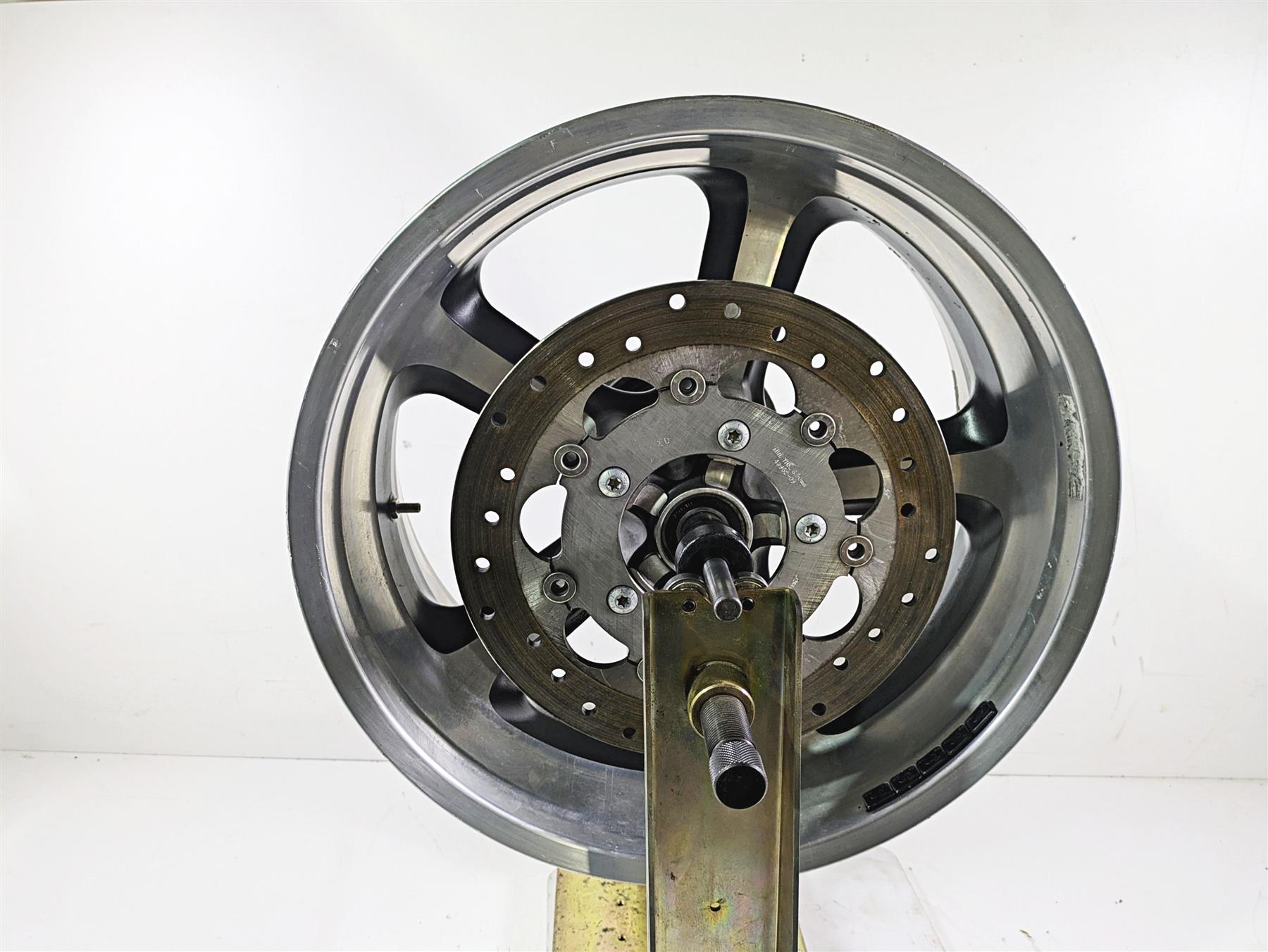 2012 Harley VRSCF Muscle V Rod Straight 18x8 Rear Wheel 40900169 {{ shop.shopifyCountryName }} - Mototech271