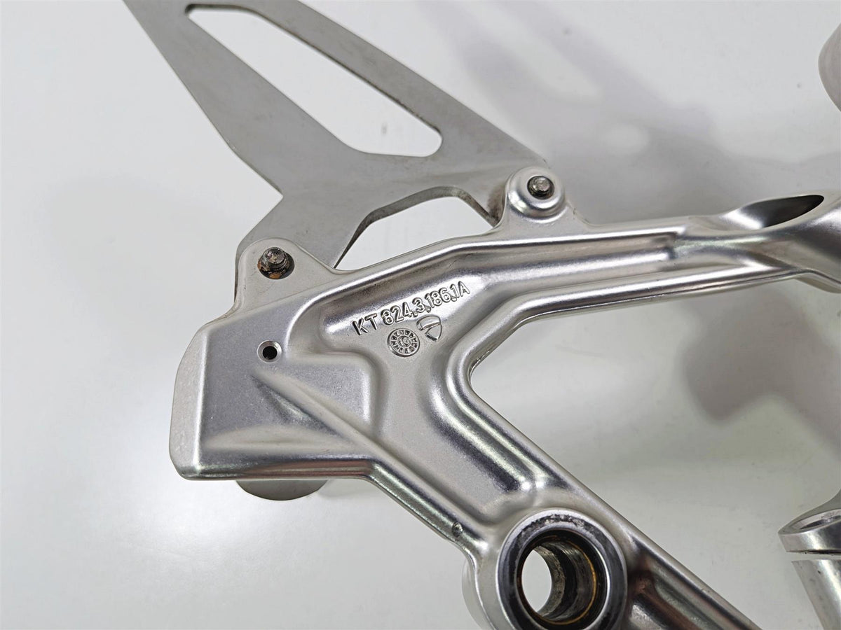 2017 Ducati Panigale 1299 Left Front Foot Peg & Frame Mount 82431861A 8291E061A-Mototech271