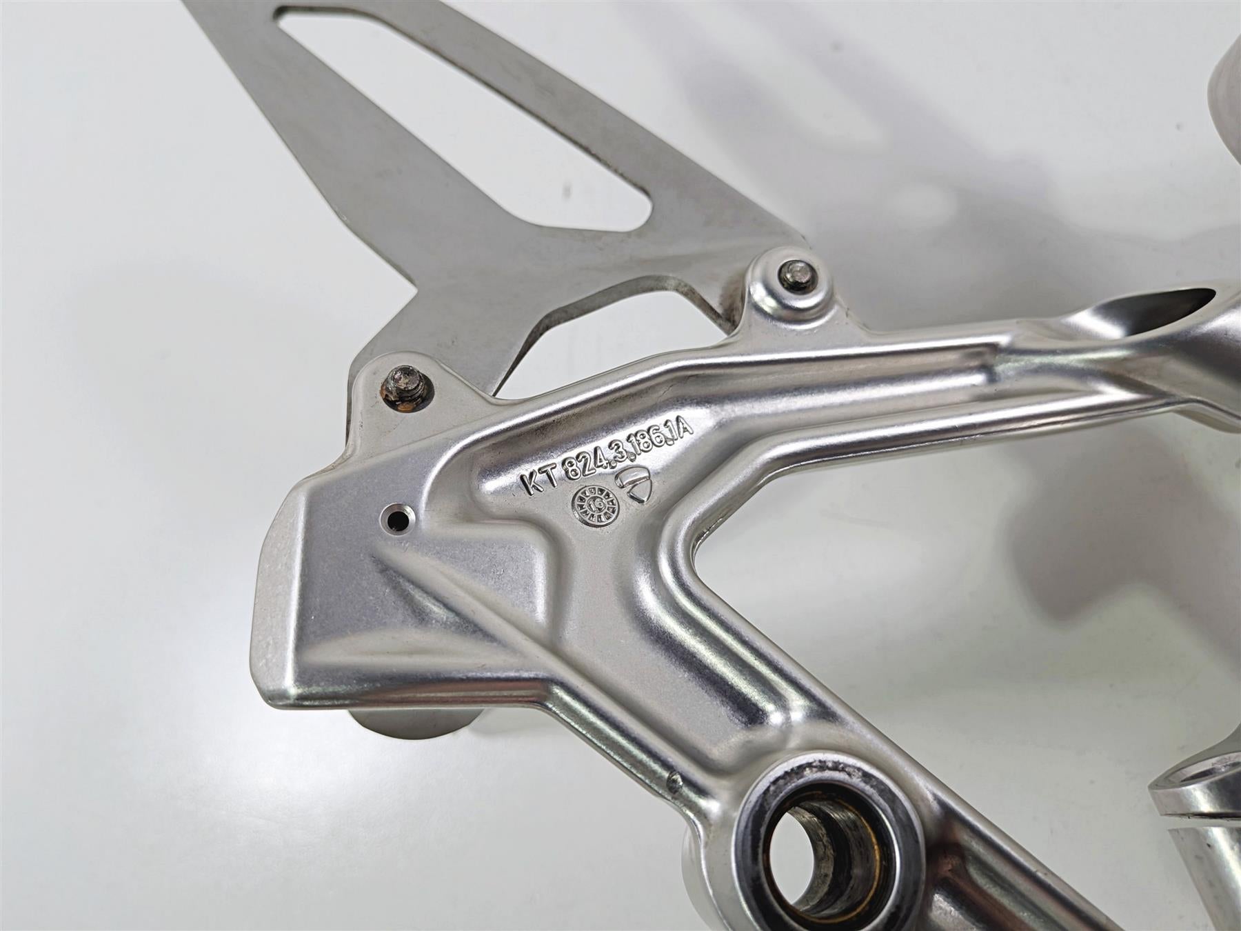 2017 Ducati Panigale 1299 Left Front Foot Peg & Frame Mount 82431861A 8291E061A-Mototech271