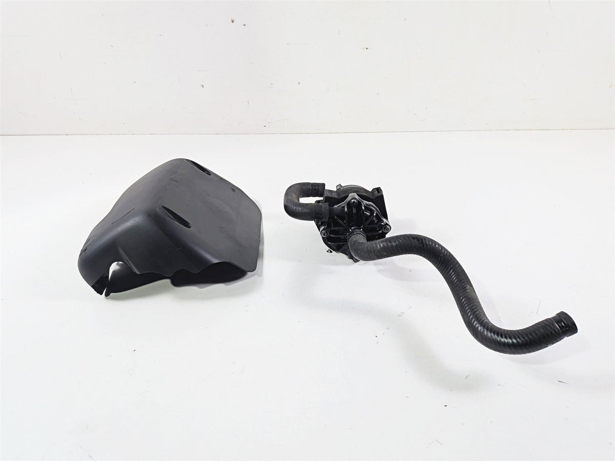 2020 Harley Touring FLTRK Road Glide Water Pump + Holder & Cover 26600048B {{ shop.shopifyCountryName }} - Mototech271