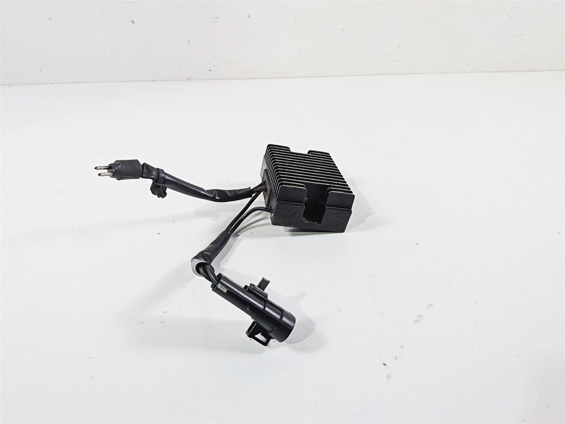 2006 Harley Sportster XL1200 C Rectifier Voltage Regulator 74523-04 {{ shop.shopifyCountryName }} - Mototech271