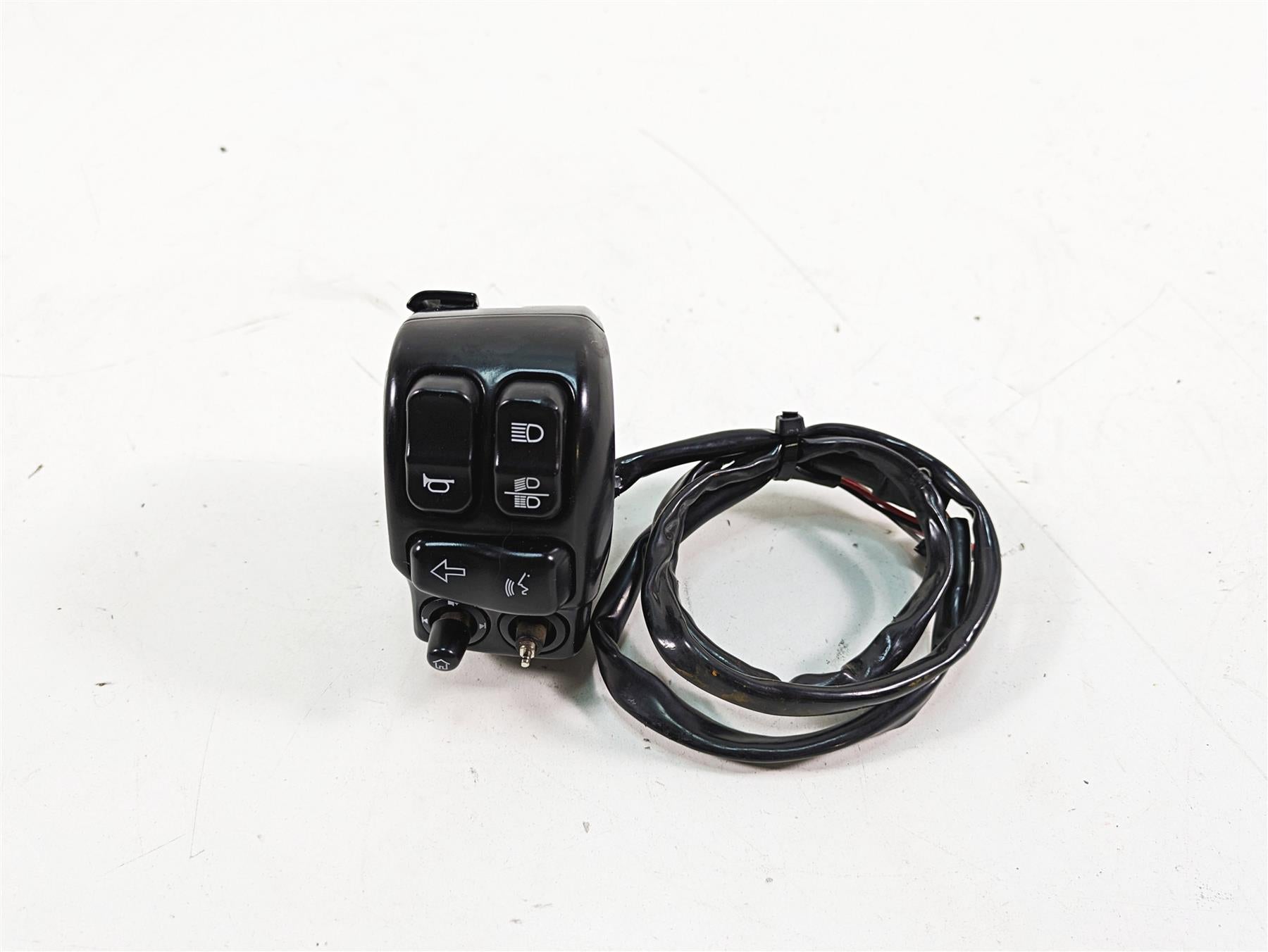 2019 Harley Touring FLHX Street Glide Left Hand Control Switch 71500128B {{ shop.shopifyCountryName }} - Mototech271