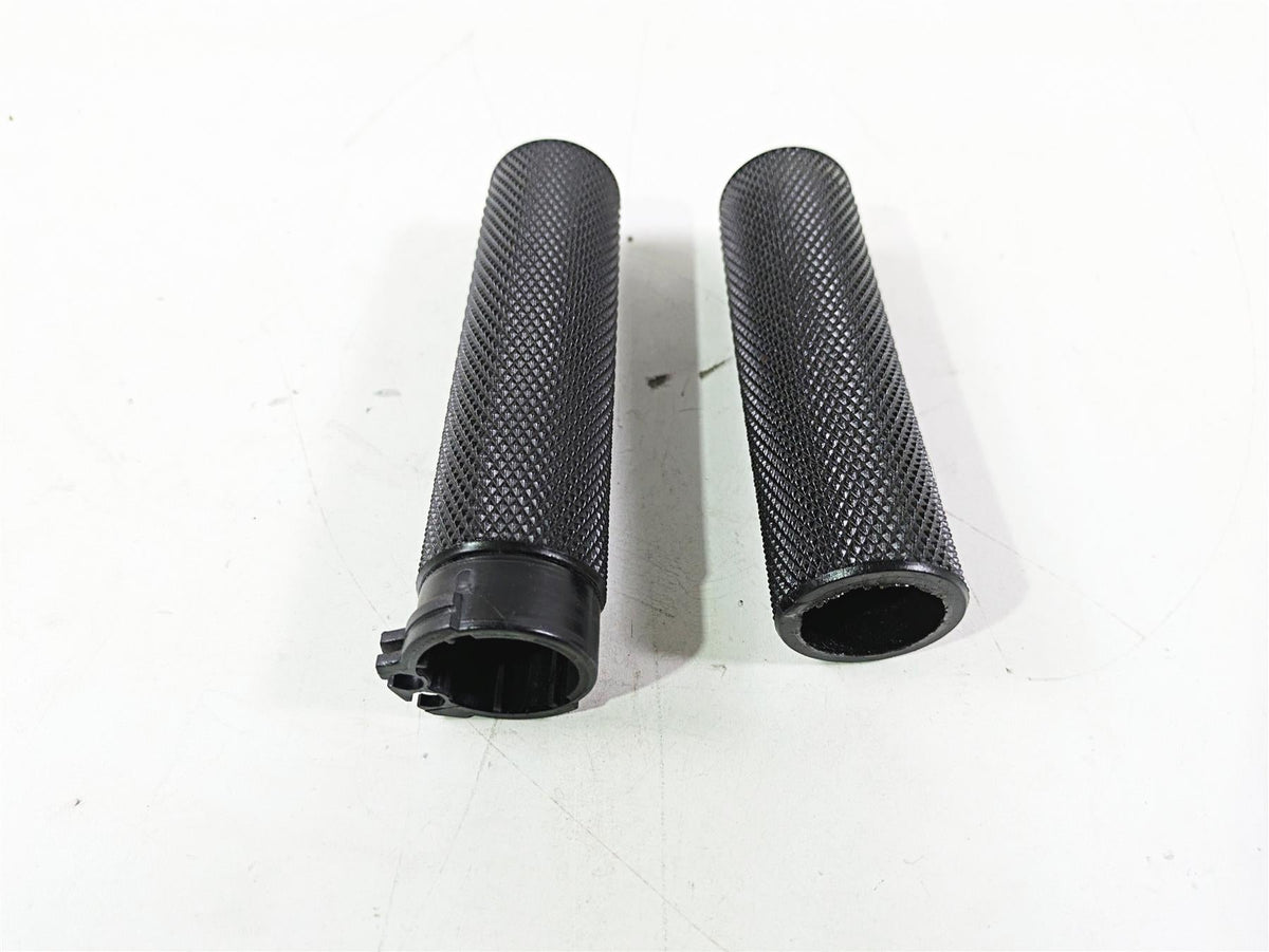 2010 Harley VRSCF Muscle Rod Arlen Ness Hand Grip Set {{ shop.shopifyCountryName }} - Mototech271