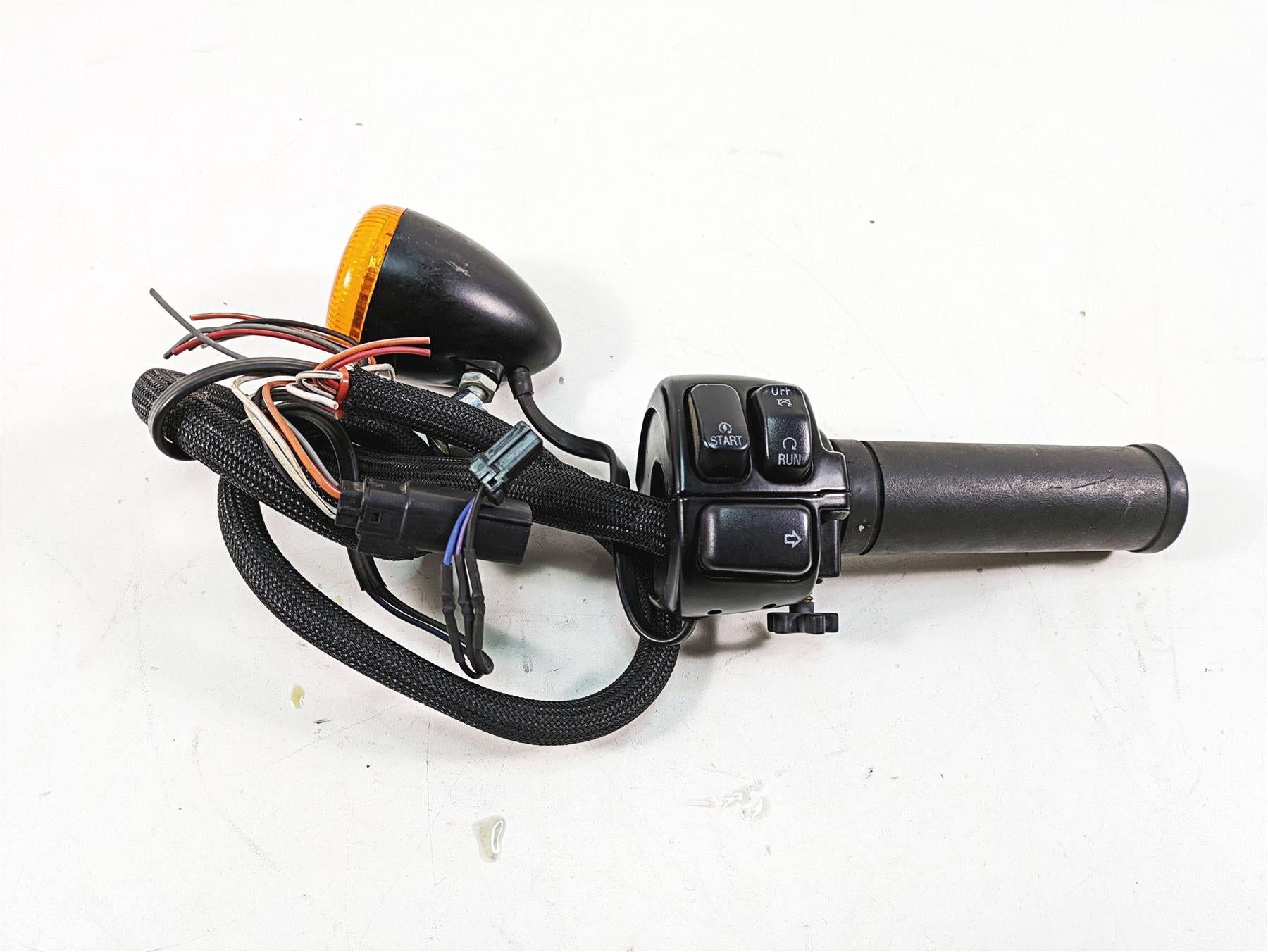 2009 Harley FXDF Dyna Fat Bob Right Hand Throttle Control Switch -Read 71684-06A | Mototech271