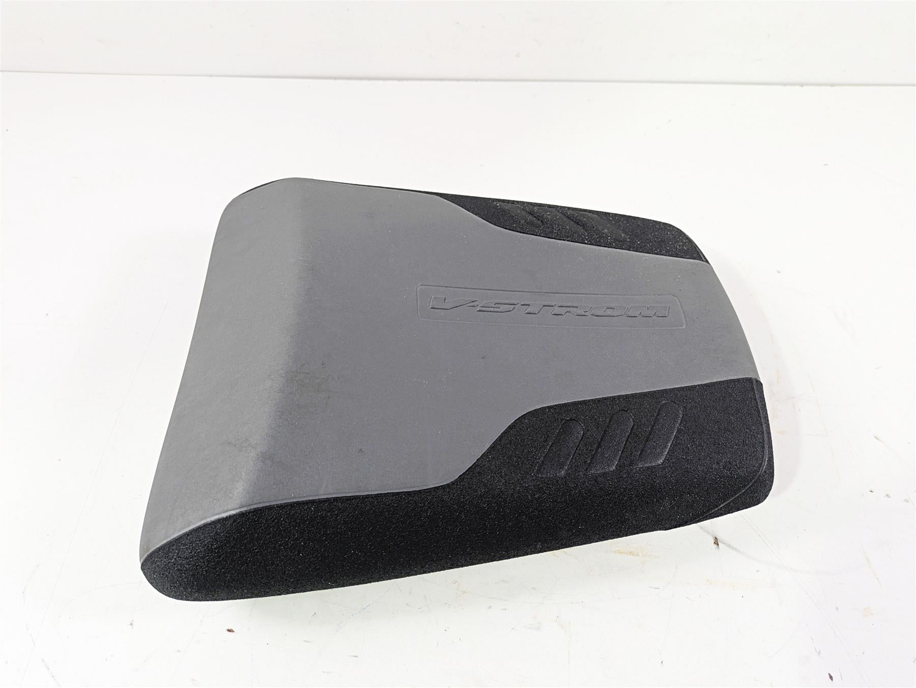 2020 Suzuki V-Strom 1050 XT Rear Passenger Seat Saddle 45300-06L10 {{ shop.shopifyCountryName }} - Mototech271
