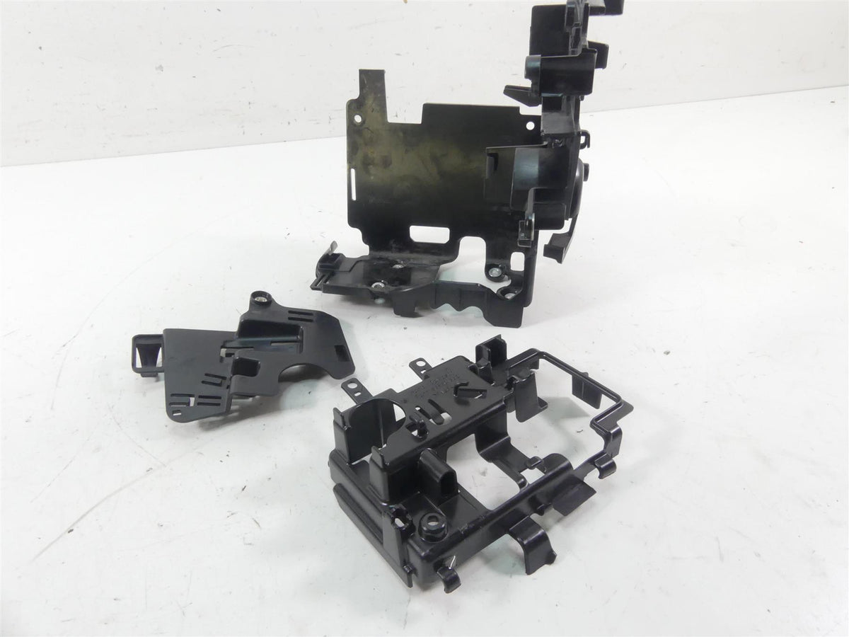 2021 Harley Softail FXBBS Street Bob Electrical Carrier Plastic Set 69201632 {{ shop.shopifyCountryName }} - Mototech271