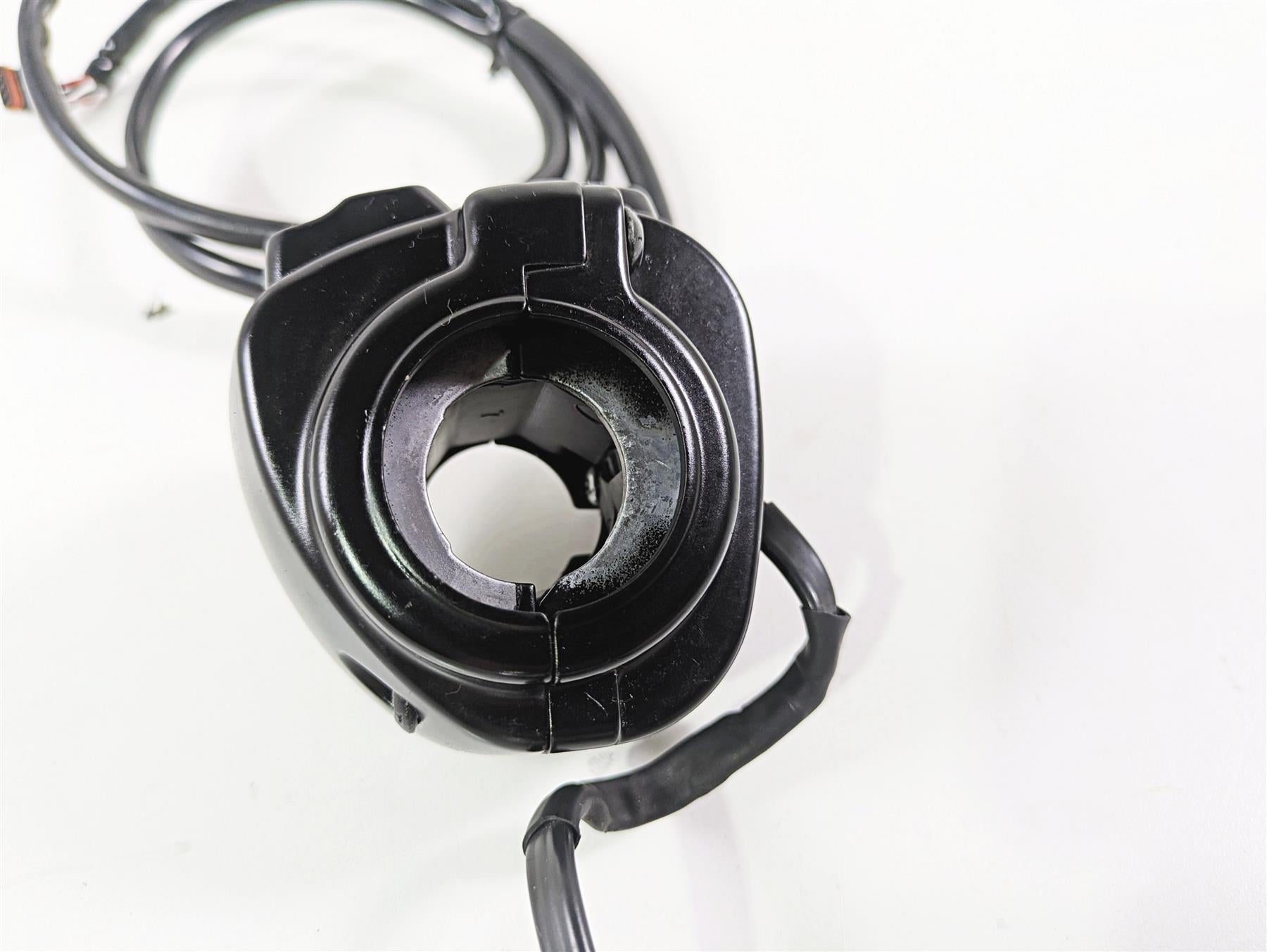 2014 Harley FXDF Dyna Fat Bob Left Hand Control Switch & Blinker 72945-12 {{ shop.shopifyCountryName }} - Mototech271