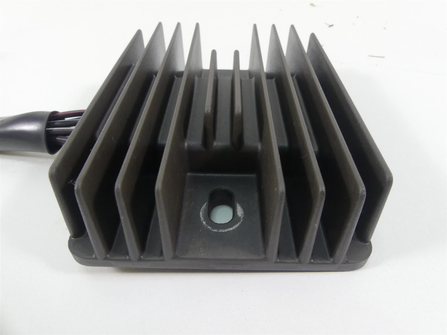 2022 Suzuki GSXR750 Rectifier Voltage Regulator 32800-47H00 SH811AA {{ shop.shopifyCountryName }} - Mototech271
