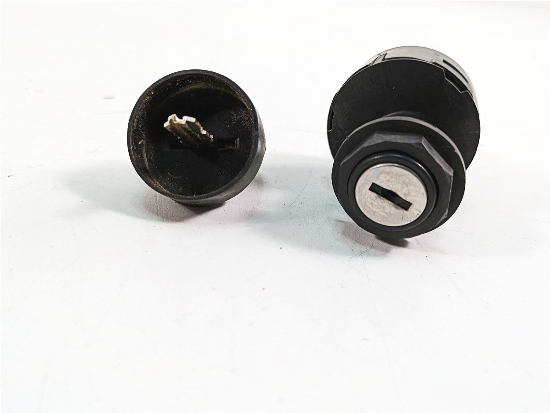 2018 Yamaha YXZ1000R EPS SS Ignition Light Awd Switch & Key Set 5UG-H2510-00-00 {{ shop.shopifyCountryName }} - Mototech271