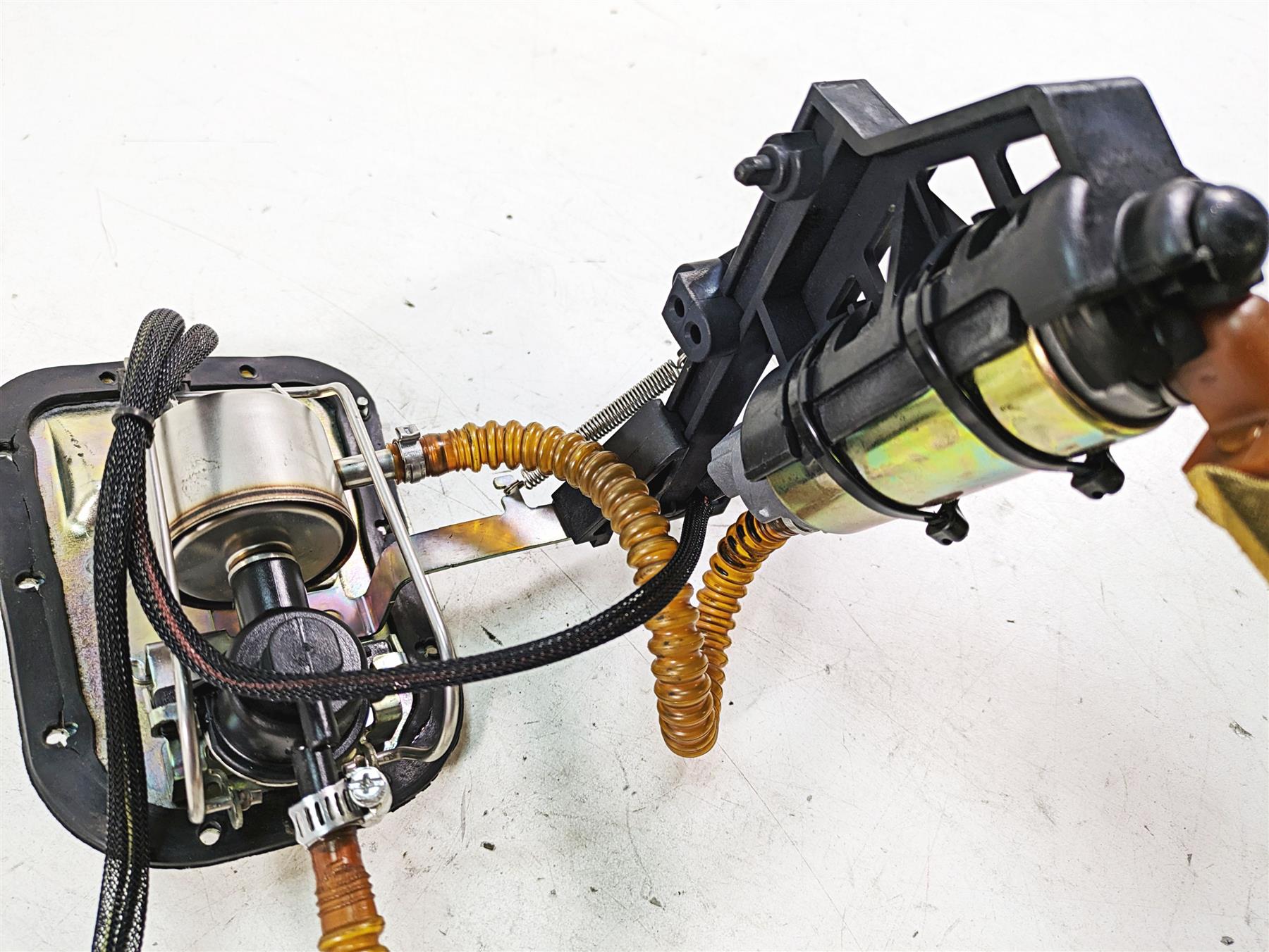 2006 Harley FLSTI Softail Heritage Fuel Gas Petrol Pump - Tested 75132-06 {{ shop.shopifyCountryName }} - Mototech271