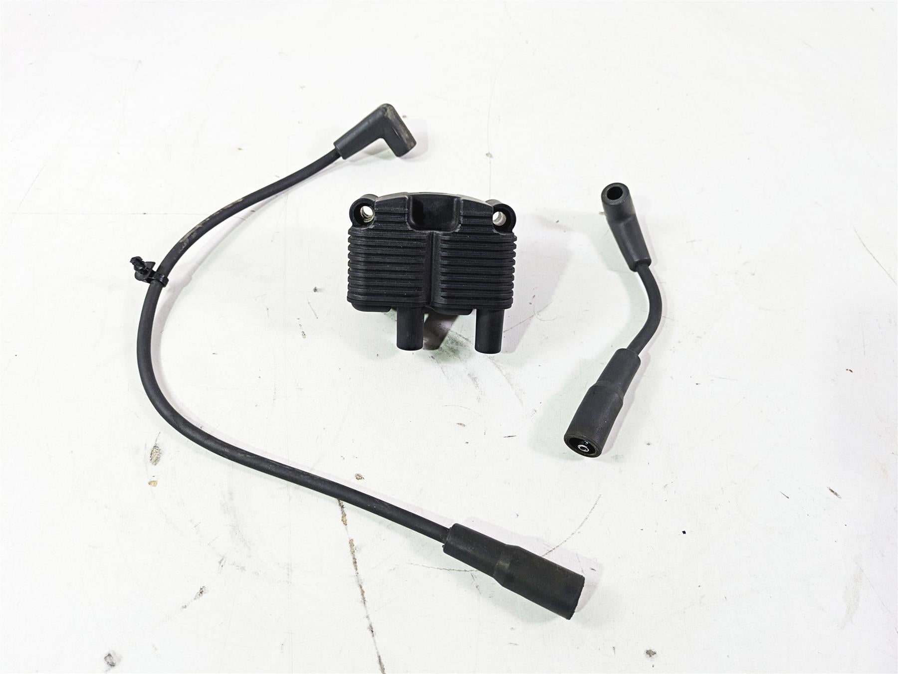 2004 Harley Softail FLSTF Fat Boy Ignition Coil + Wires & Plugs Set 31655-99 {{ shop.shopifyCountryName }} - Mototech271