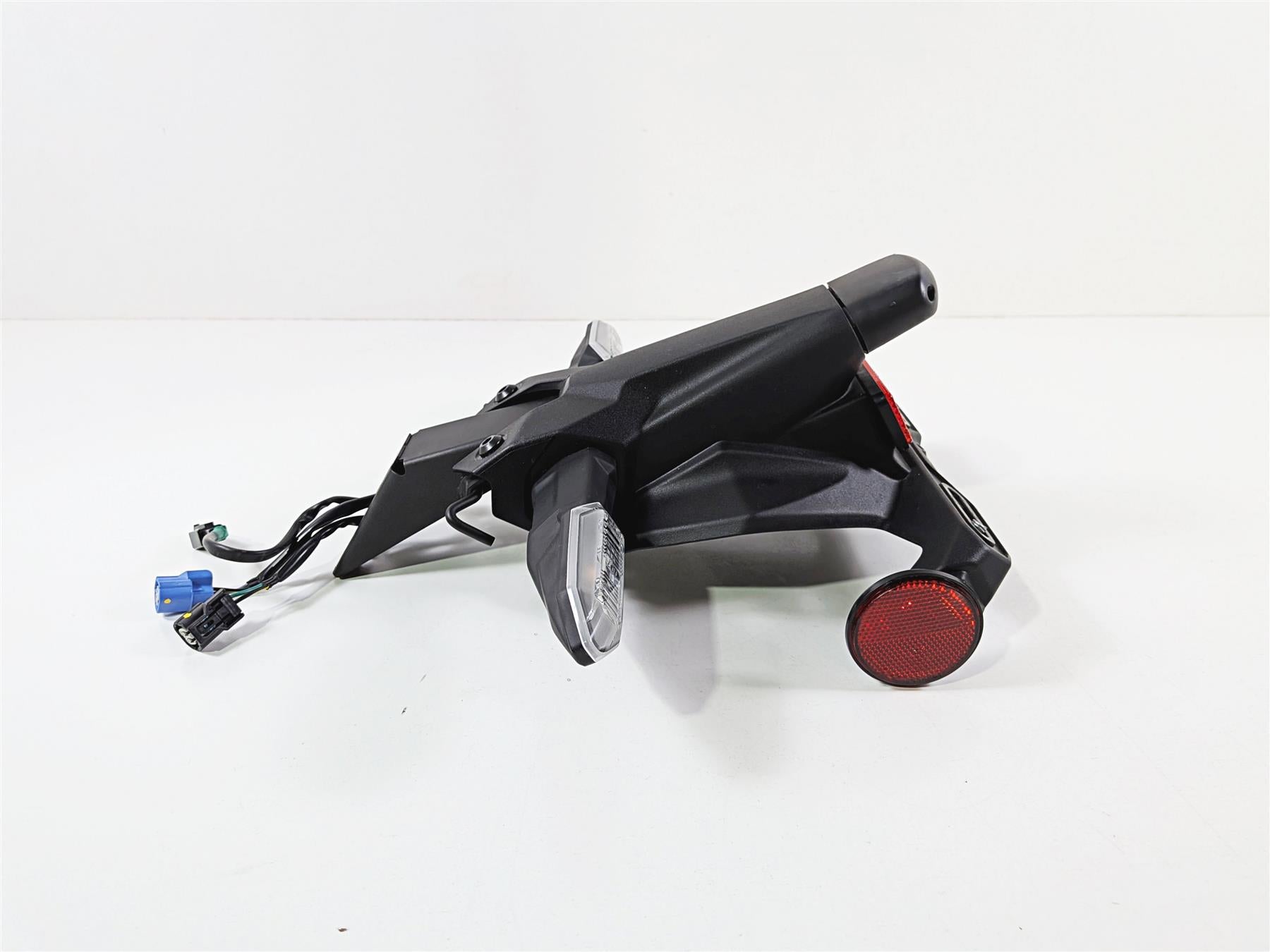 2024 Kawasaki EX500 Ninja 40th An. Rear turn Signal Blinker Fender 35019-0639 {{ shop.shopifyCountryName }} - Mototech271