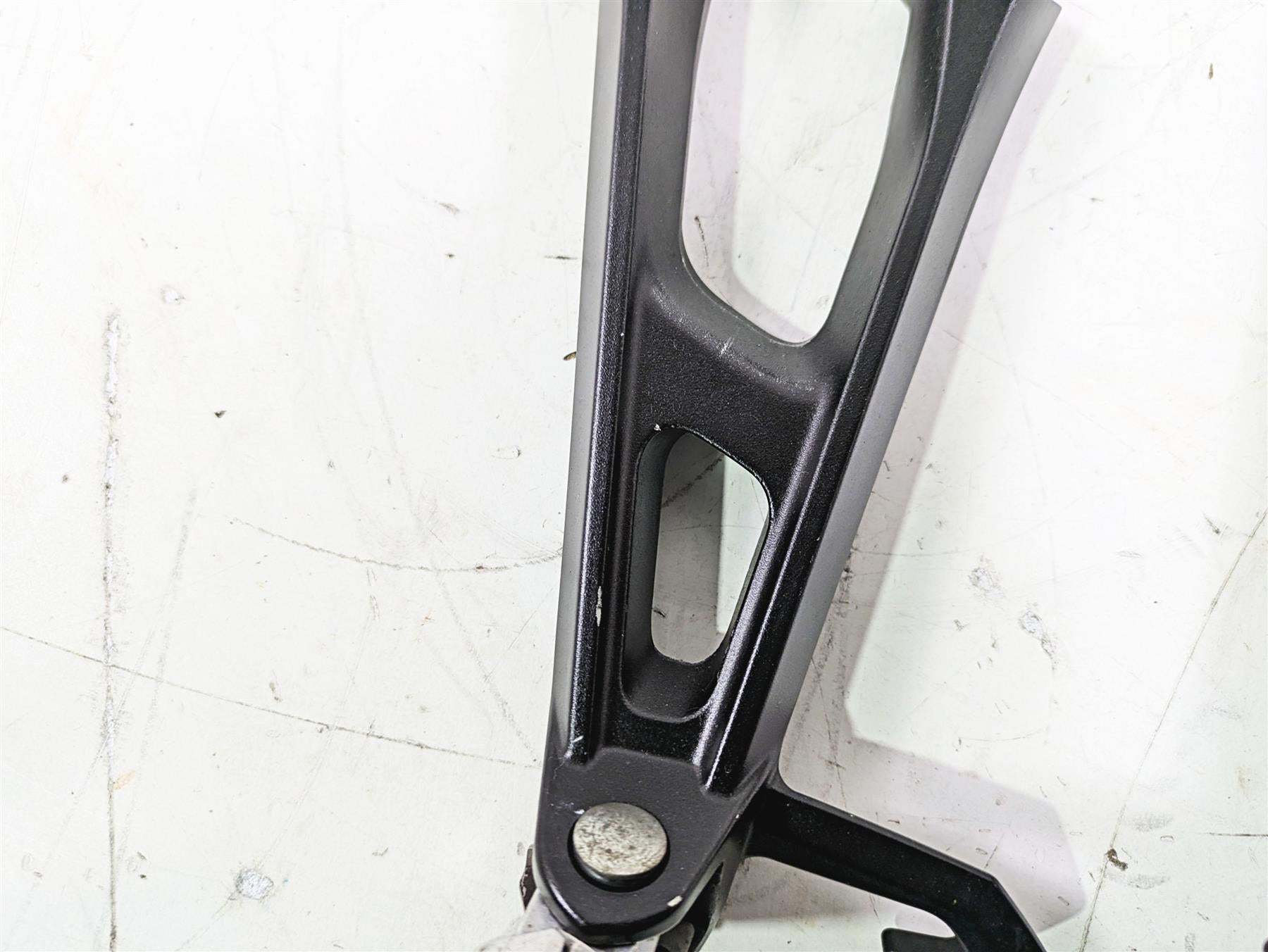 2016 Suzuki GSXR1000 Rear Passenger Foot Peg Set 43600-47H40 43611-37H10 {{ shop.shopifyCountryName }} - Mototech271