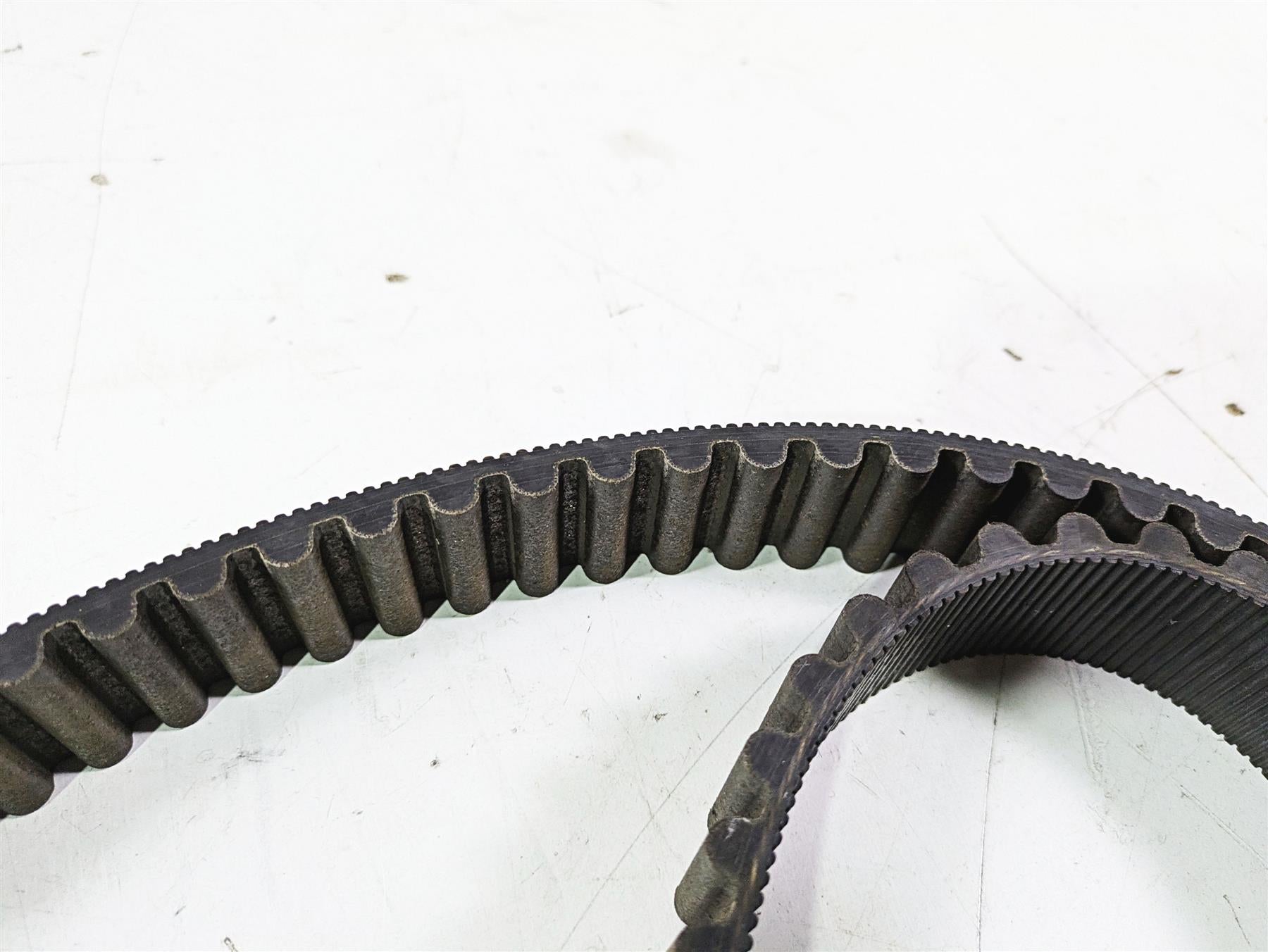 1992 Harley FLSTC Softail Heritage Rear Drive Belt 132T 1 1/2" 40023-86 {{ shop.shopifyCountryName }} - Mototech271