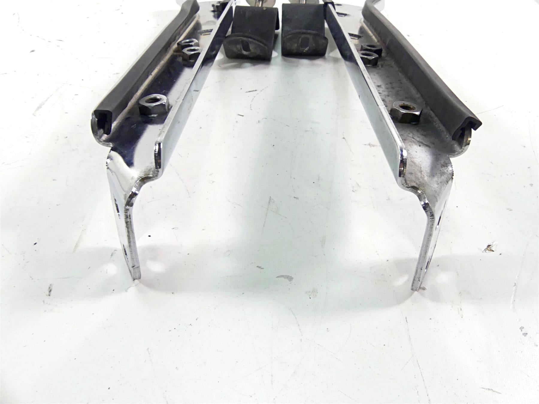 2008 Harley Touring FLHX Street Glide Saddlebag Mounts Rails Set 49207-04 {{ shop.shopifyCountryName }} - Mototech271