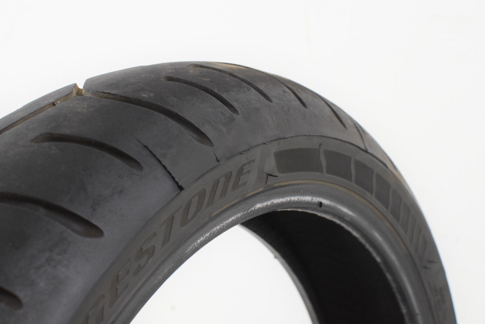 USED Front Tire Bridgestone Battlax T30-F Sport Touring 120/ 70-17 003872 {{ shop.shopifyCountryName }} - Mototech271