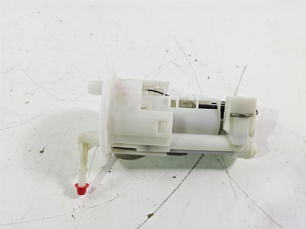 2019 Triumph Speed Triple RS 1050 Fuel Gas Petrol Pump & Sending Unit T2400735 {{ shop.shopifyCountryName }} - Mototech271