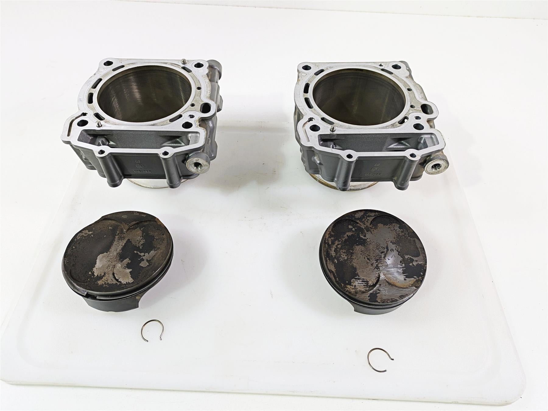 2020 KTM 1290 Super Adventure R Cylinder Jug Piston Set 6173003810024 {{ shop.shopifyCountryName }} - Mototech271