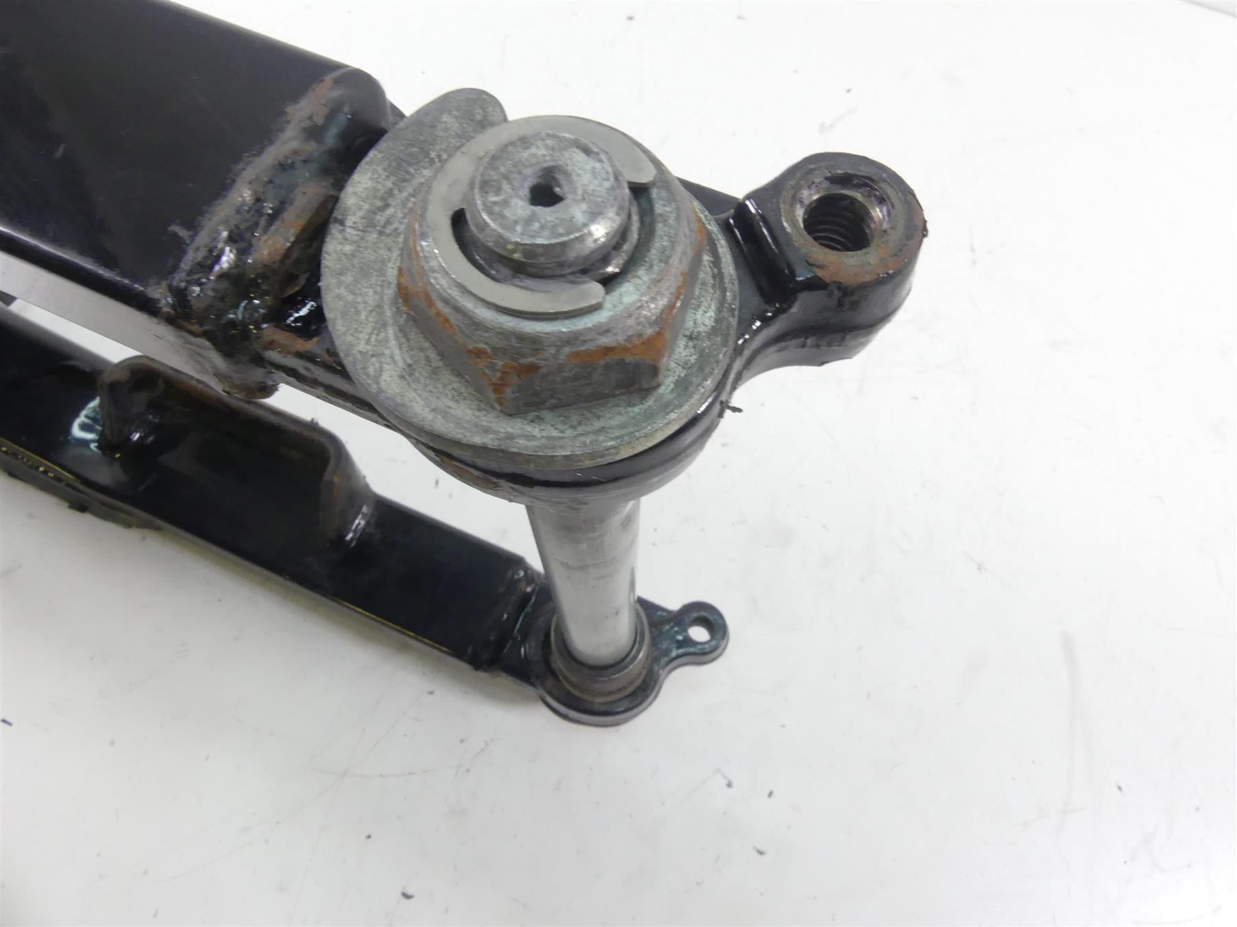 2007 Harley FLHTCU SE2 CVO Electra Glide Swing Arm Swingarm & 1" Axle 47549-02A {{ shop.shopifyCountryName }} - Mototech271
