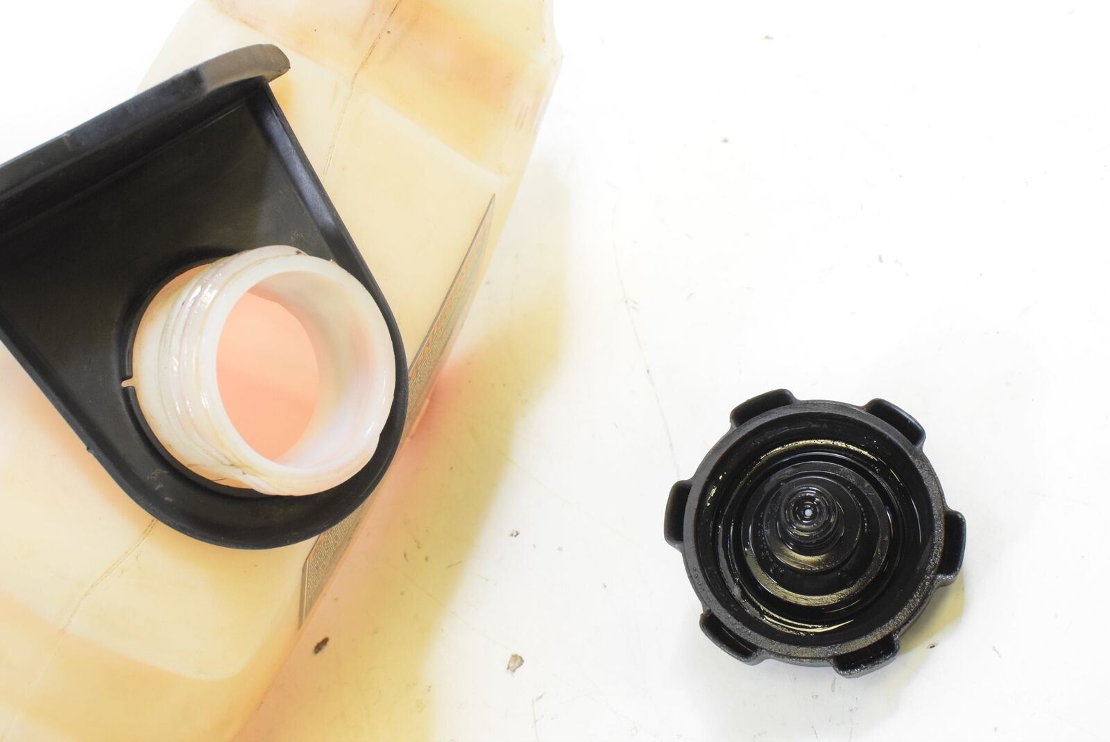 2012 Polaris Pro RMK 800 163" Oil Tank Reservoir w/ Sensor 5437753-02 {{ shop.shopifyCountryName }} - Mototech271