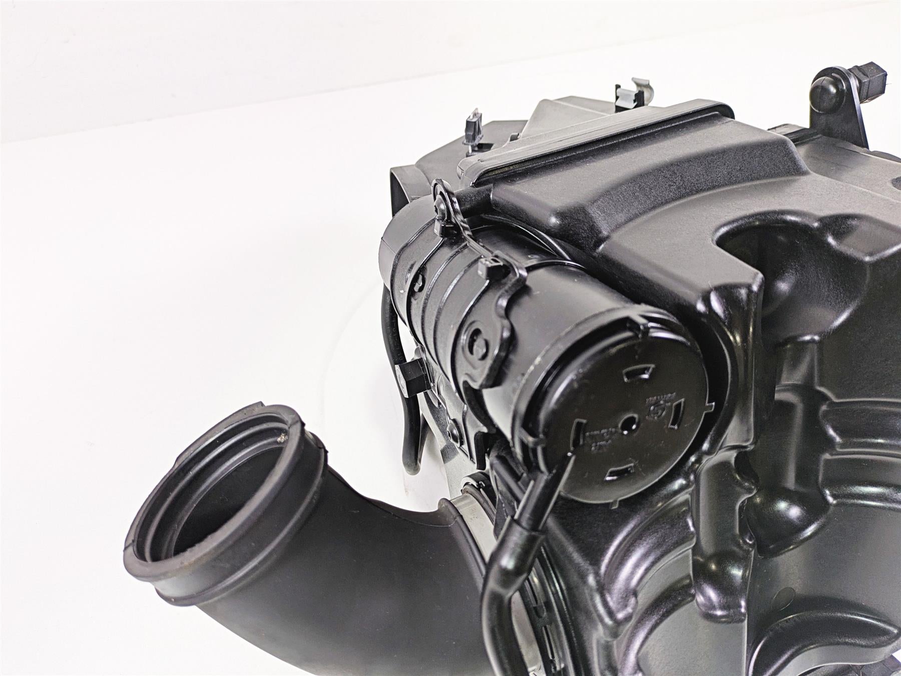 2022 BMW RnineT Pure K22 Air Box Breather Filter & All Tubes Set 13718405525 {{ shop.shopifyCountryName }} - Mototech271