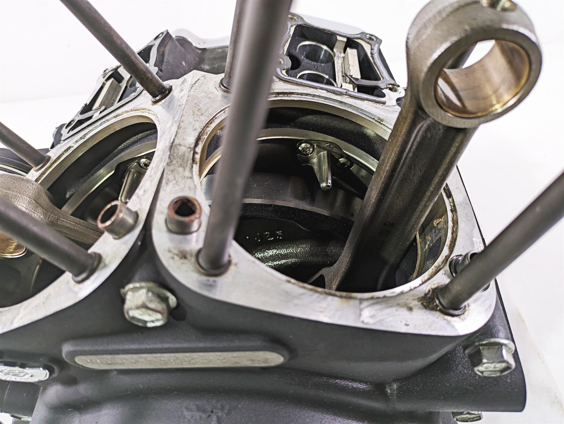 2003 Harley Dyna FXDL Low Rider 100TH Motor Engine Crank Case Shaft 24597-99C {{ shop.shopifyCountryName }} - Mototech271