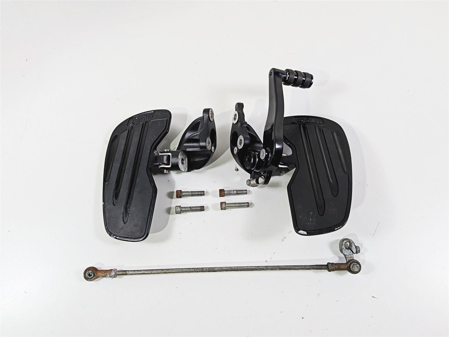 2021 Indian Scout 1200 Front Left Right Floor Board & Brake Pedal 5138883 {{ shop.shopifyCountryName }} - Mototech271