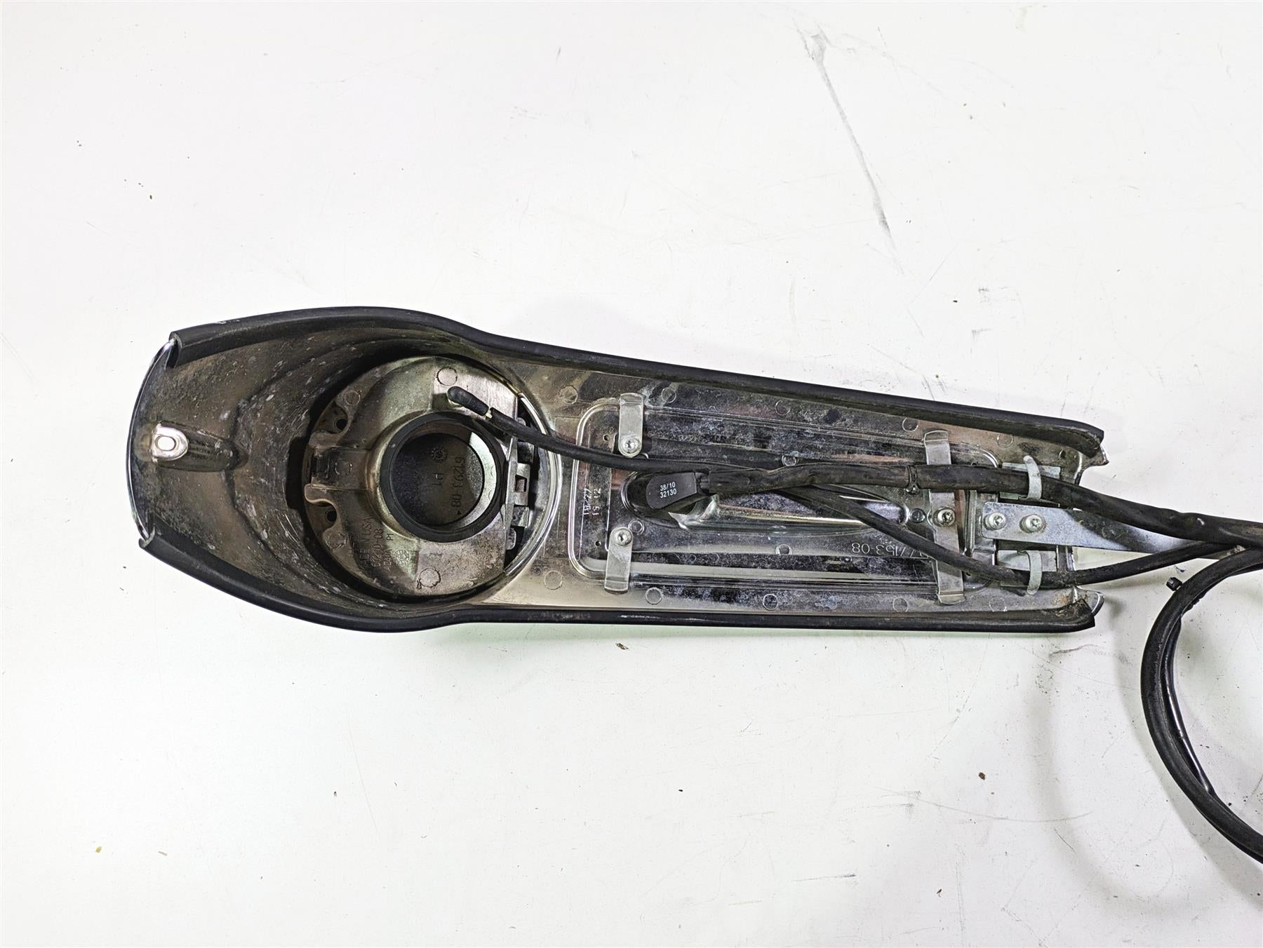 2011 Harley Touring FLHTCUSE CVO E-Glide Gas Tank Dash Cover Console 77153-08 {{ shop.shopifyCountryName }} - Mototech271
