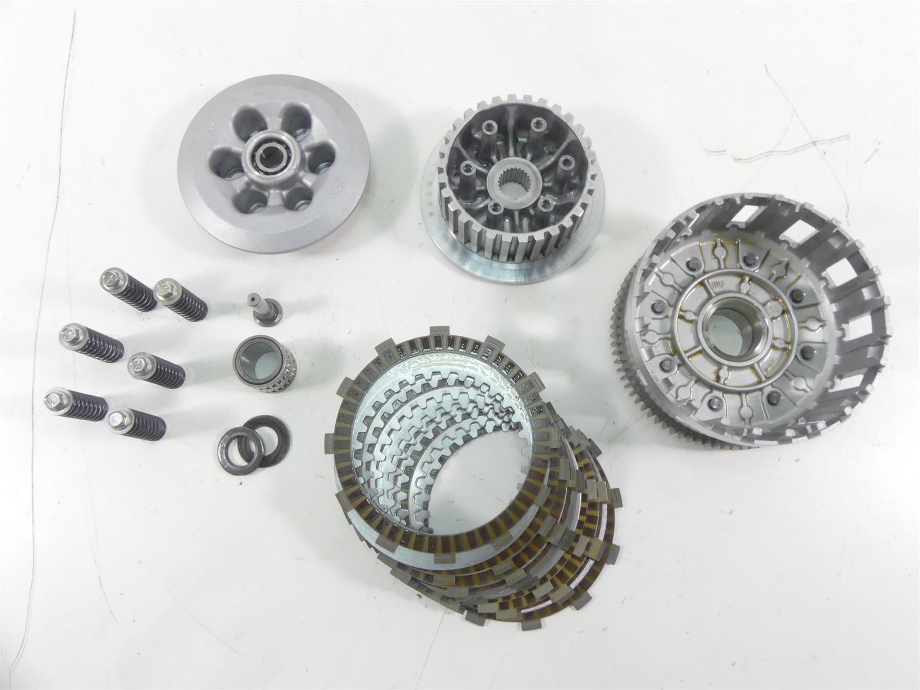 2015 Yamaha MT09 FZ09 Clutch Basket Friction Disc Pressure Plate B7N-16150-00-00 | Mototech271