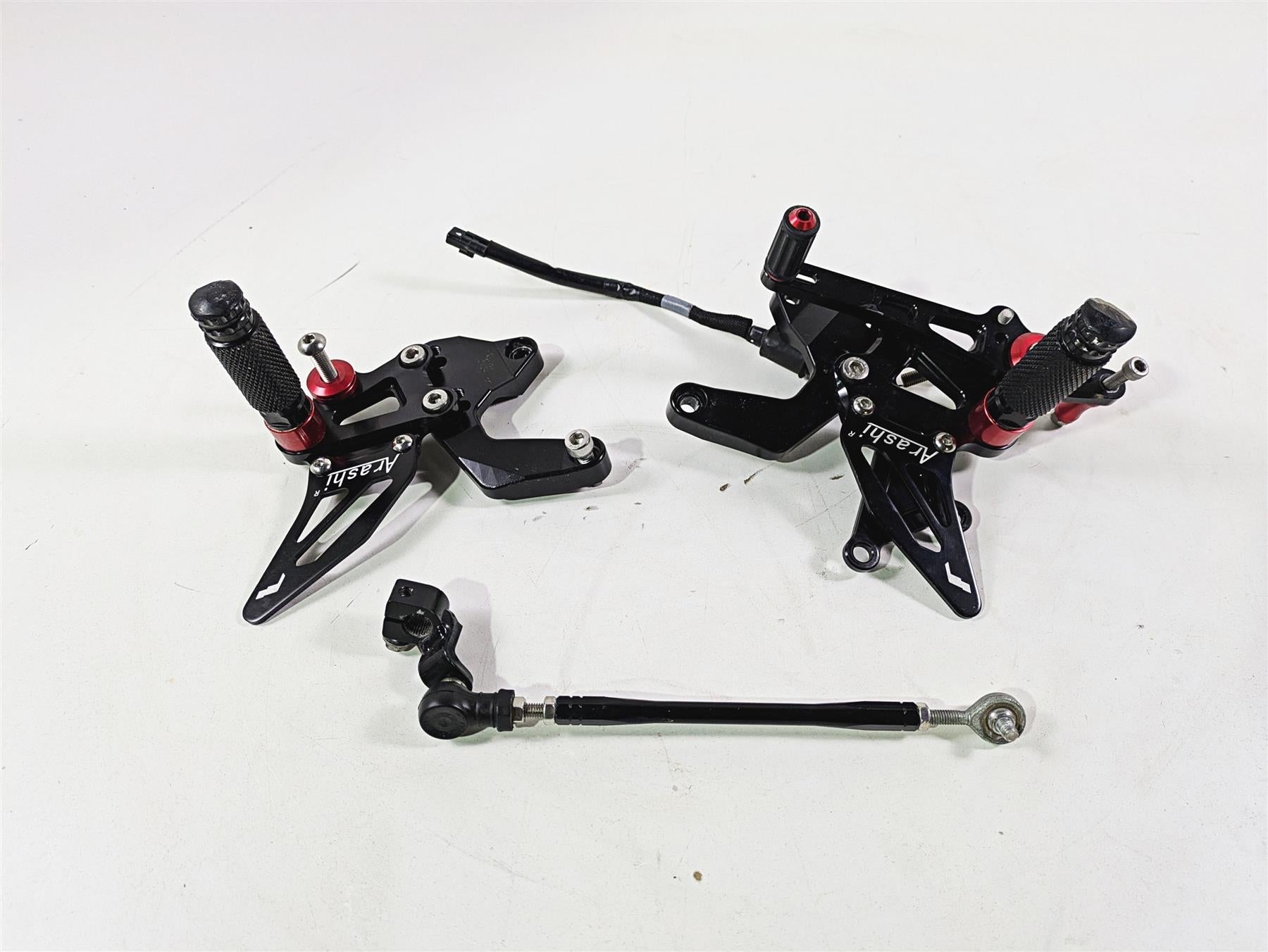 2021 Kawasaki Z900 ZR900 Arashi Rearset Foot Peg Lever Set M528-B074-BLK {{ shop.shopifyCountryName }} - Mototech271