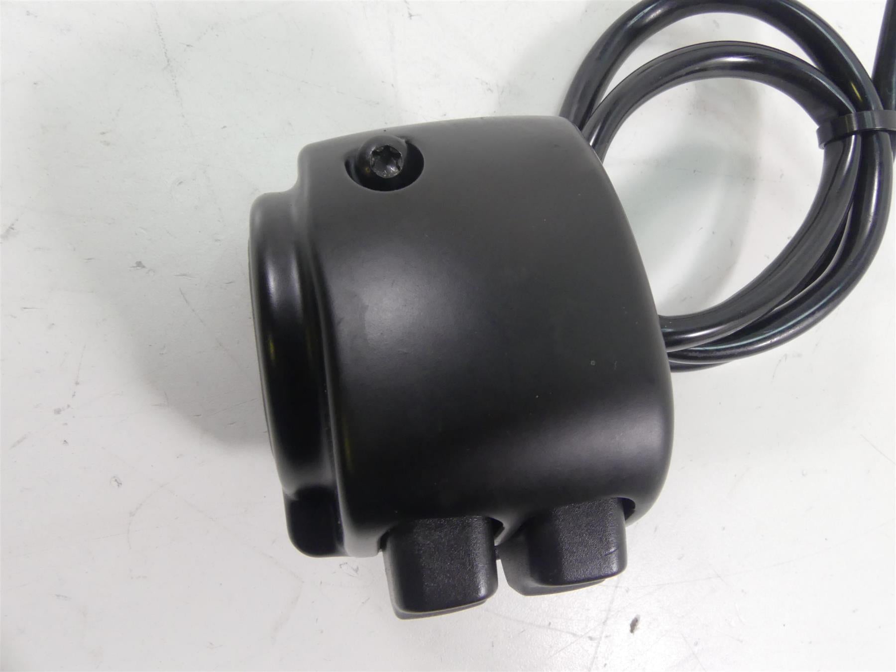 2019 Harley Softail FXBB Street Bob Left Hand Blinker Control Switch 71500292 {{ shop.shopifyCountryName }} - Mototech271