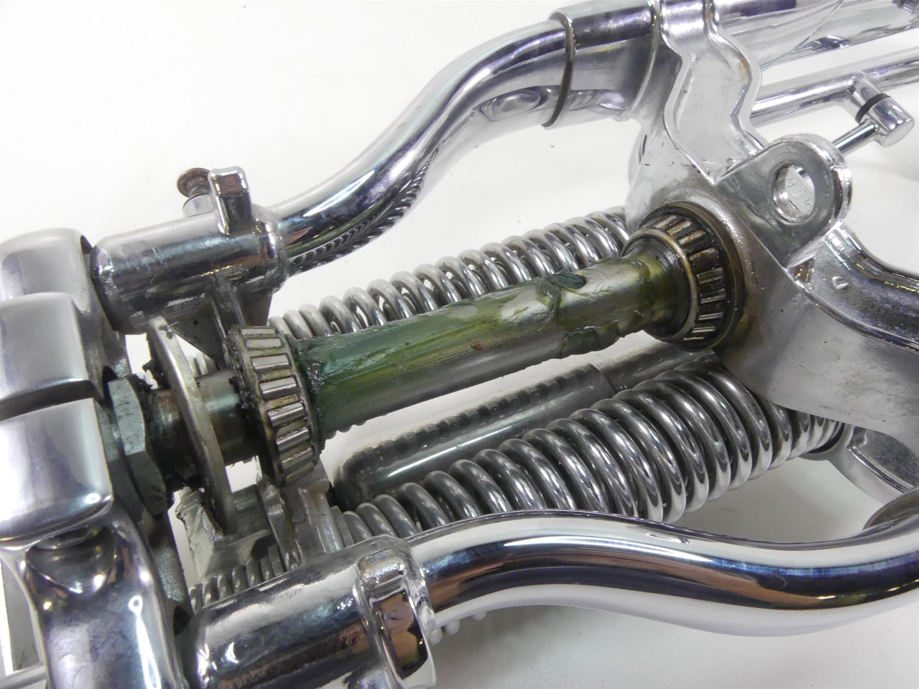 1993 Harley FXSTS Softail Springer Straight Front End Chrome Fork +Axle 45569-88 {{ shop.shopifyCountryName }} - Mototech271